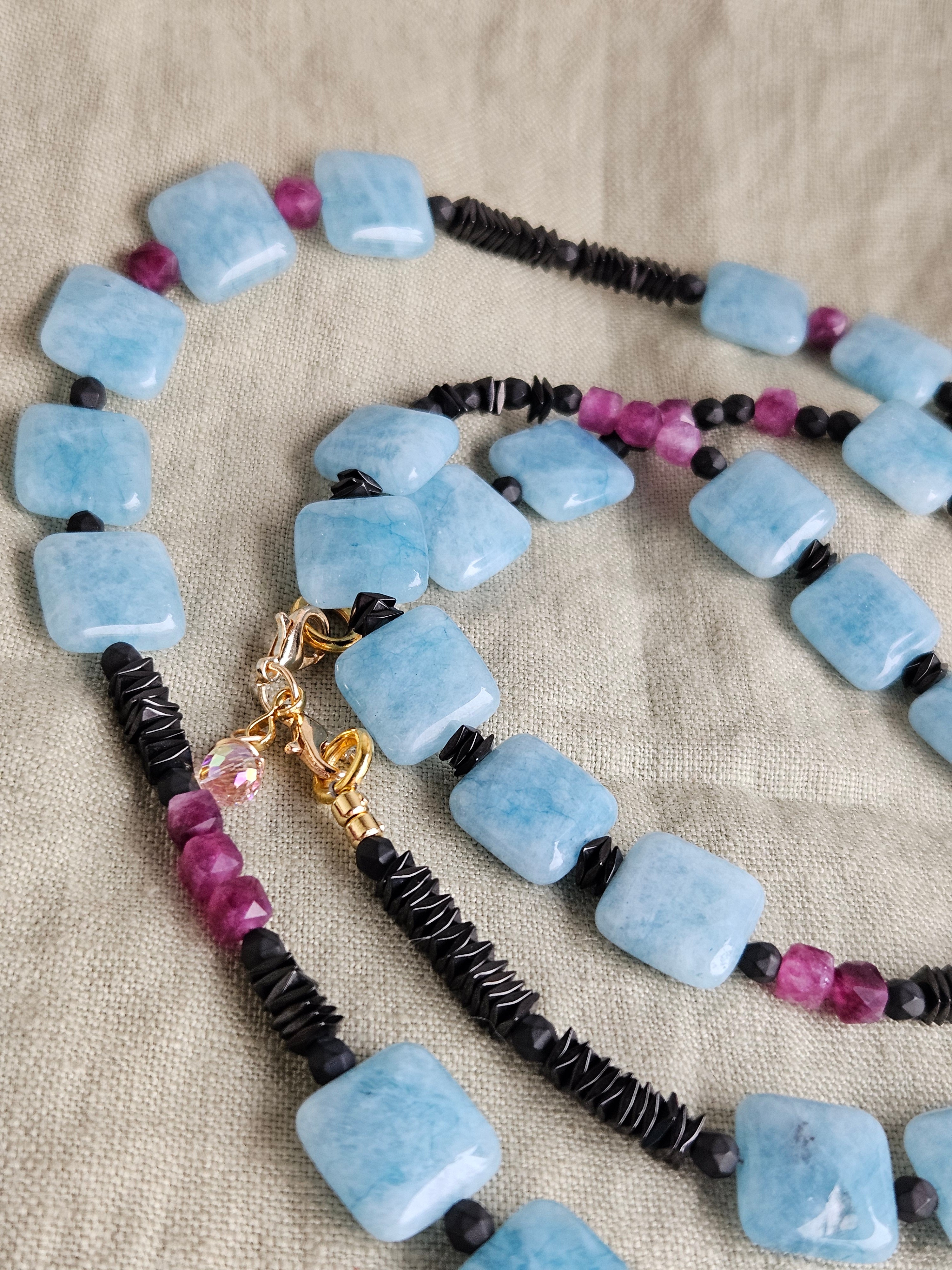 Angelit si hematite
