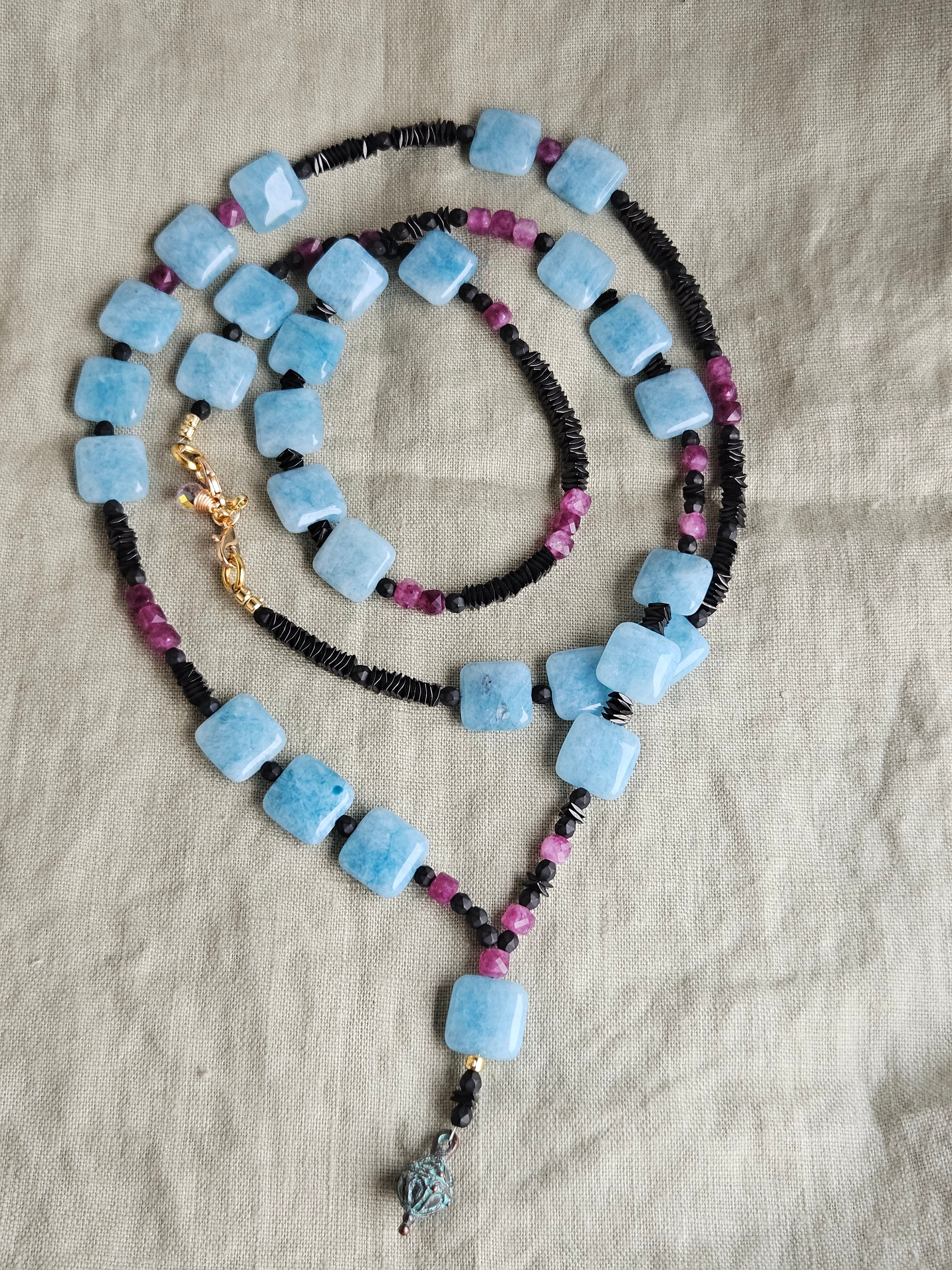 Angelit si hematite