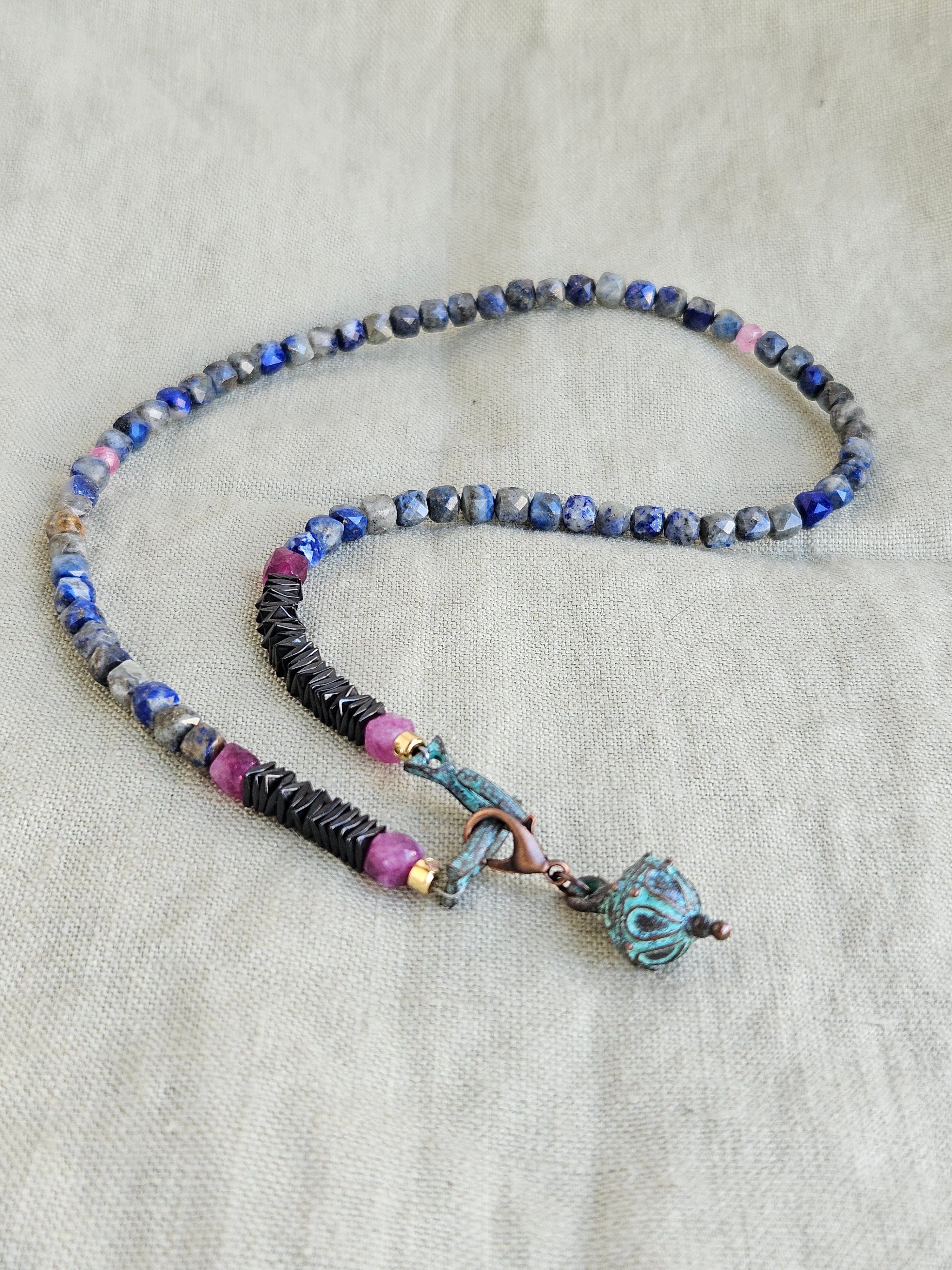 Lapis lazuli, hematite si jad