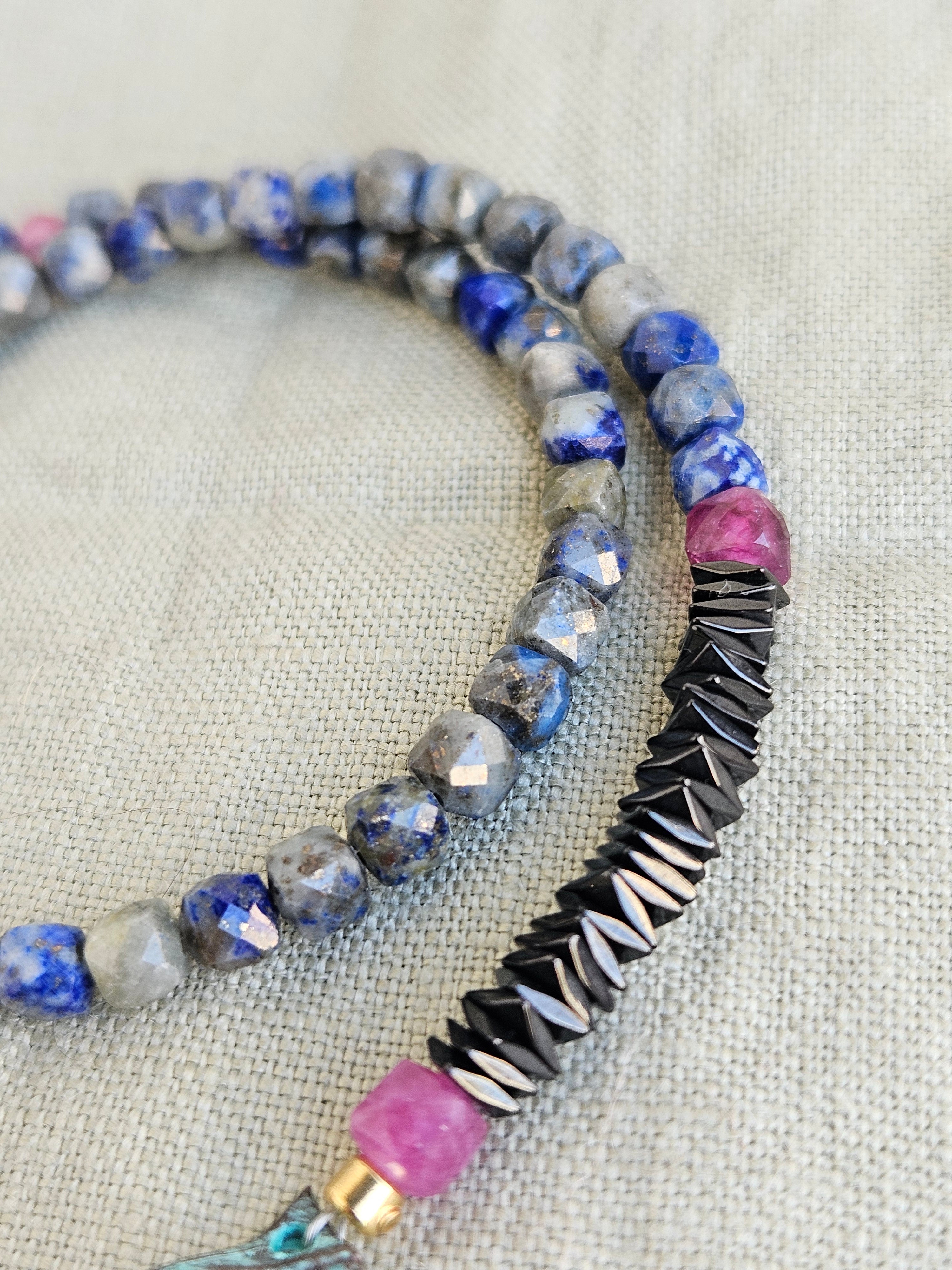 Lapis lazuli, hematite si jad