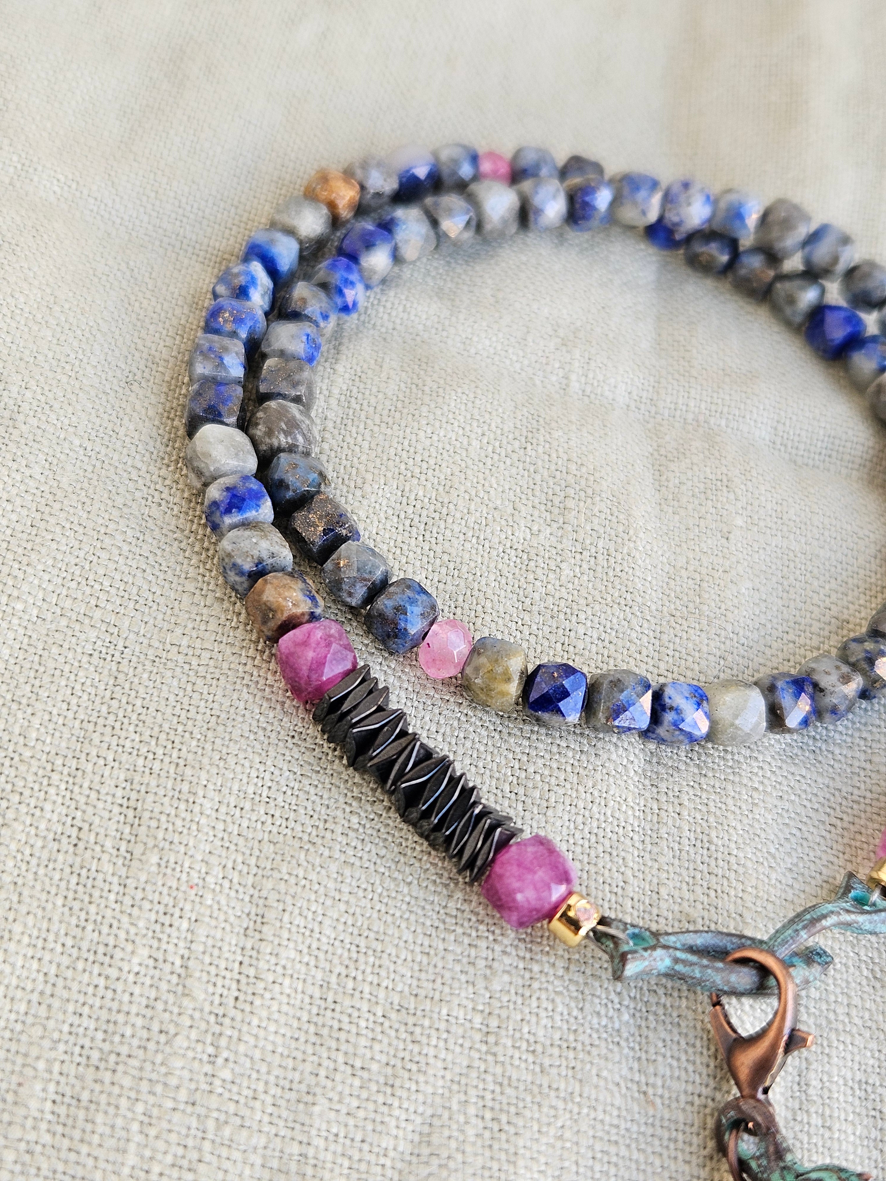 Lapis lazuli, hematite si jad