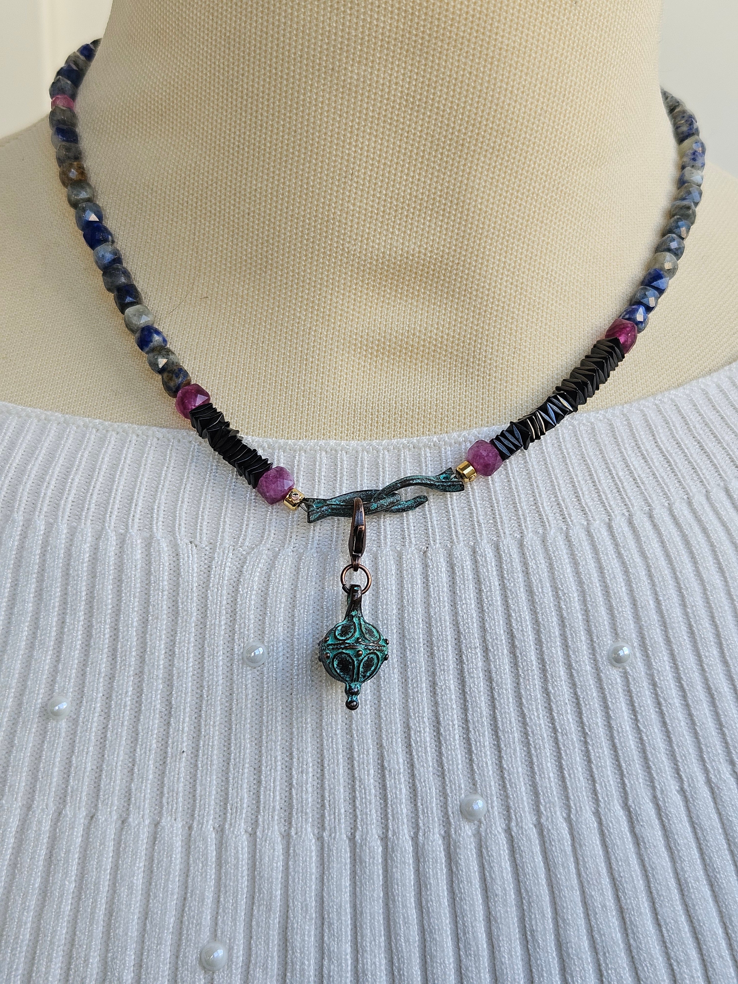 Lapis lazuli, hematite si jad