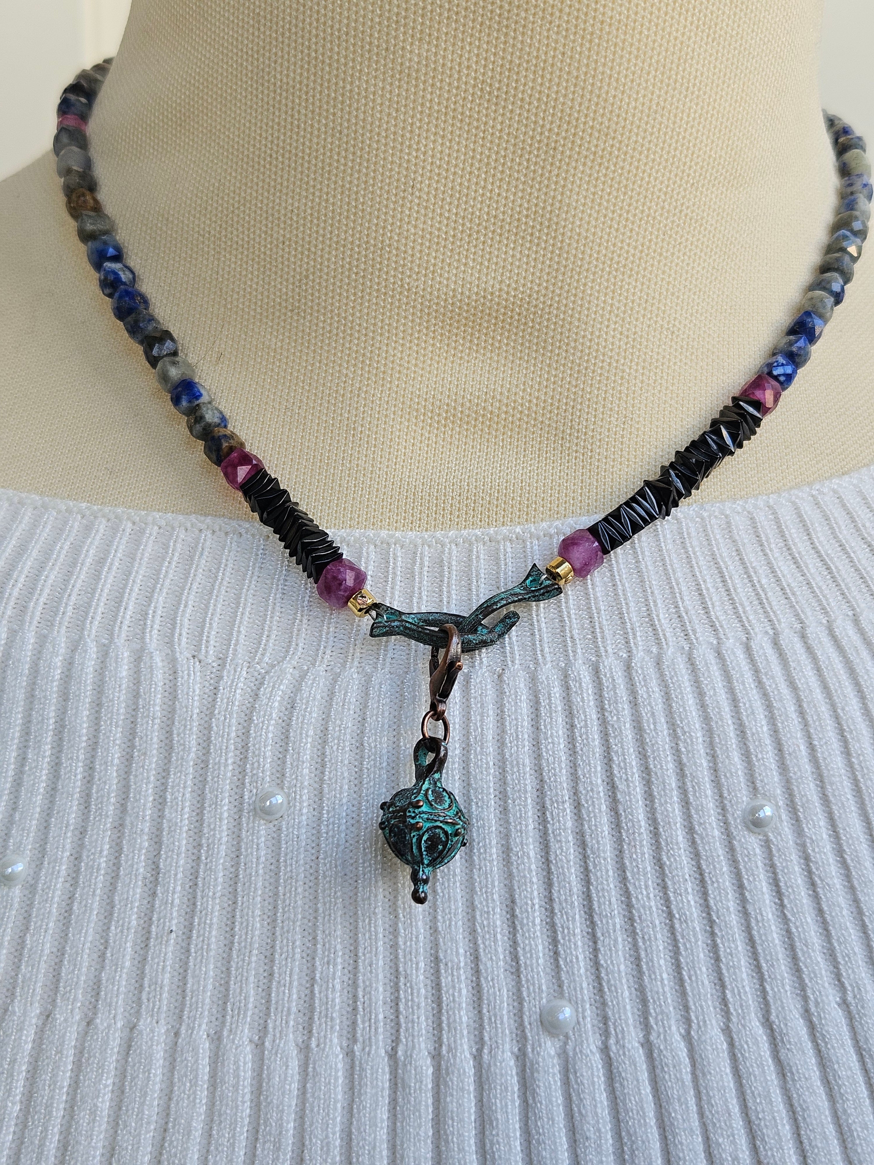 Lapis lazuli, hematite si jad