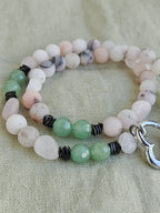 Quart roz, aventurin si hematite