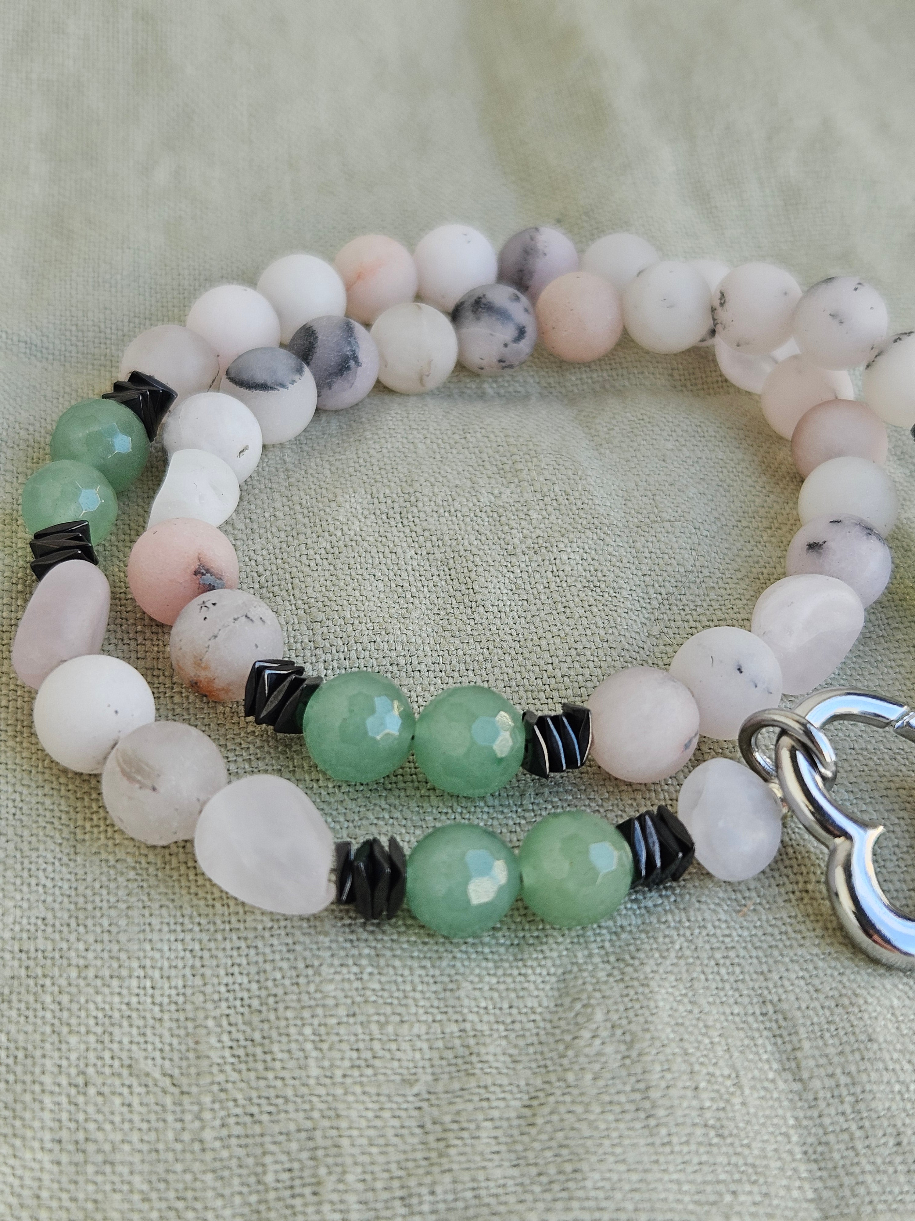 Quart roz, aventurin si hematite