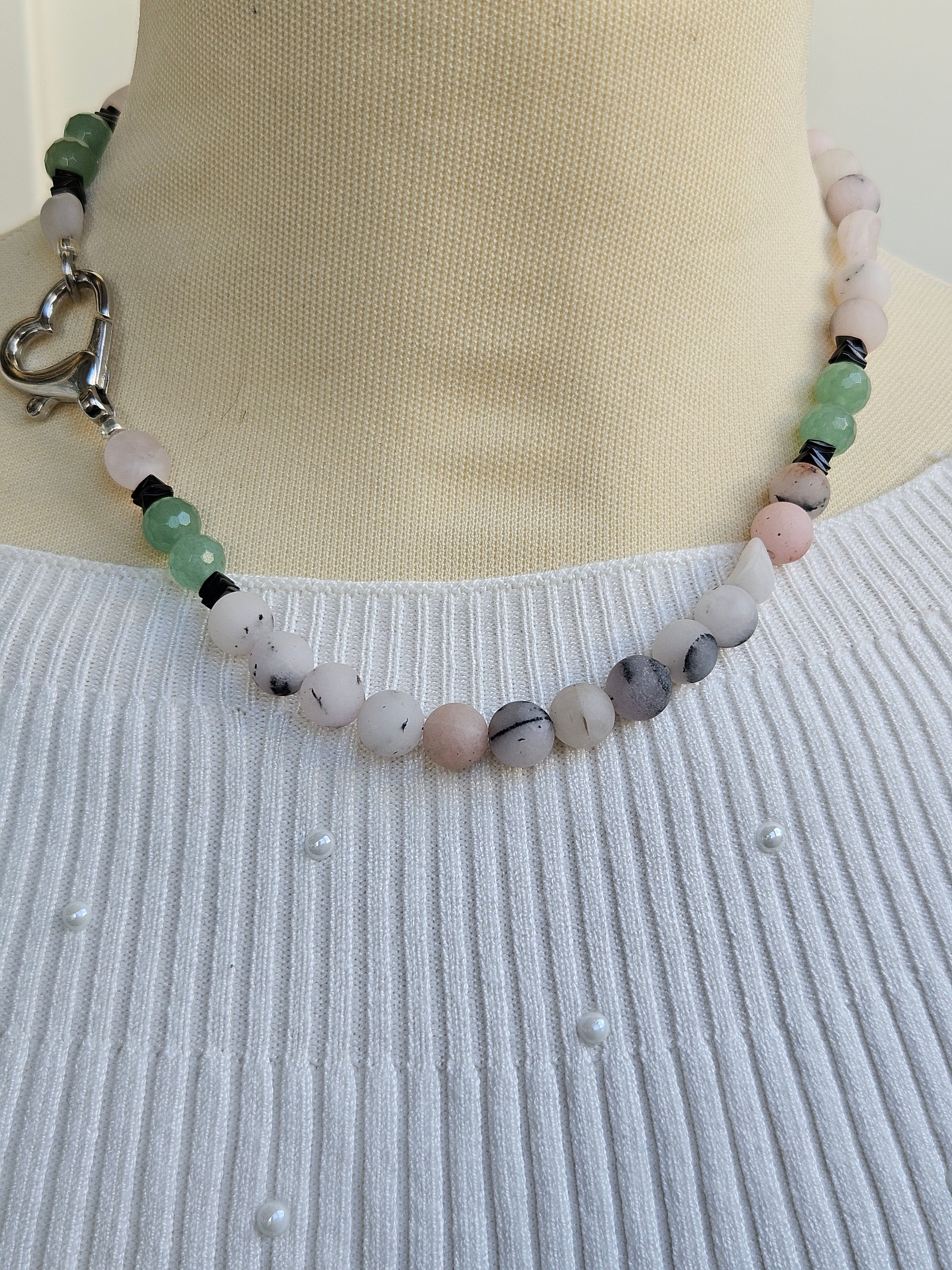 Quart roz, aventurin si hematite