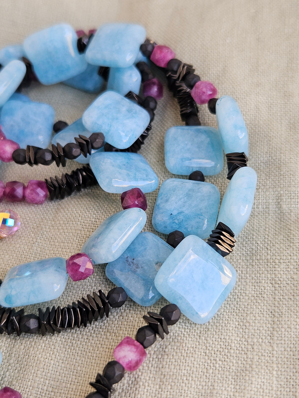Angelit si hematite