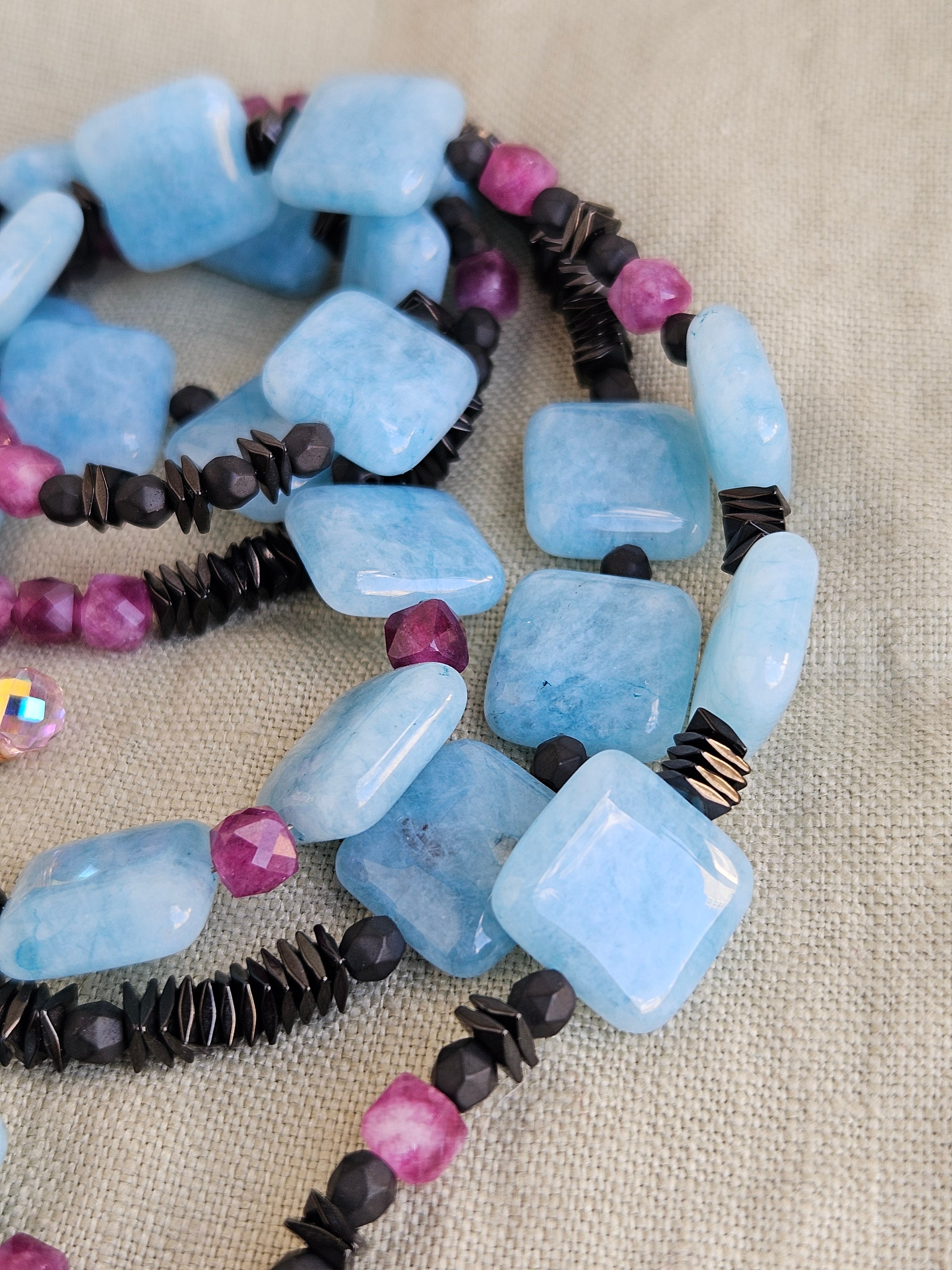 Angelit si hematite