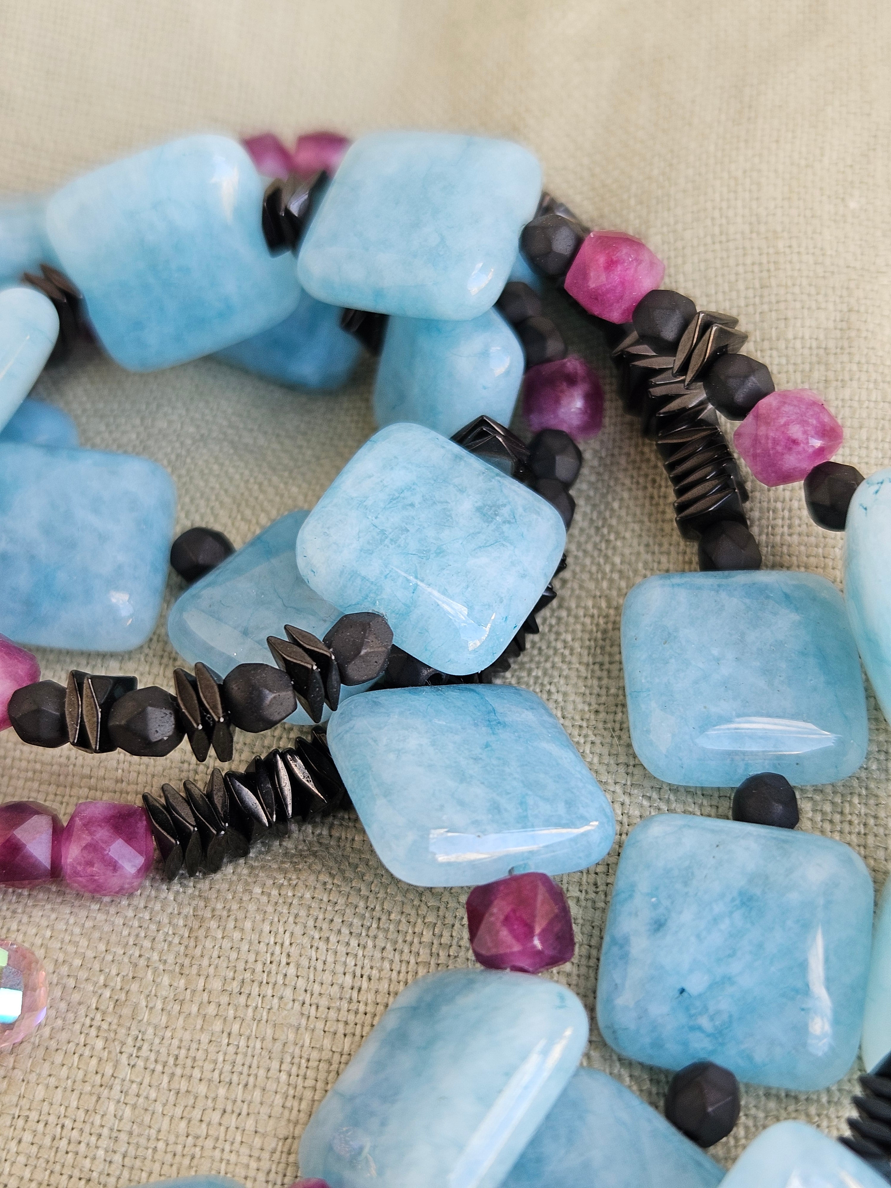 Angelit si hematite