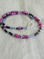 Jad si hematite