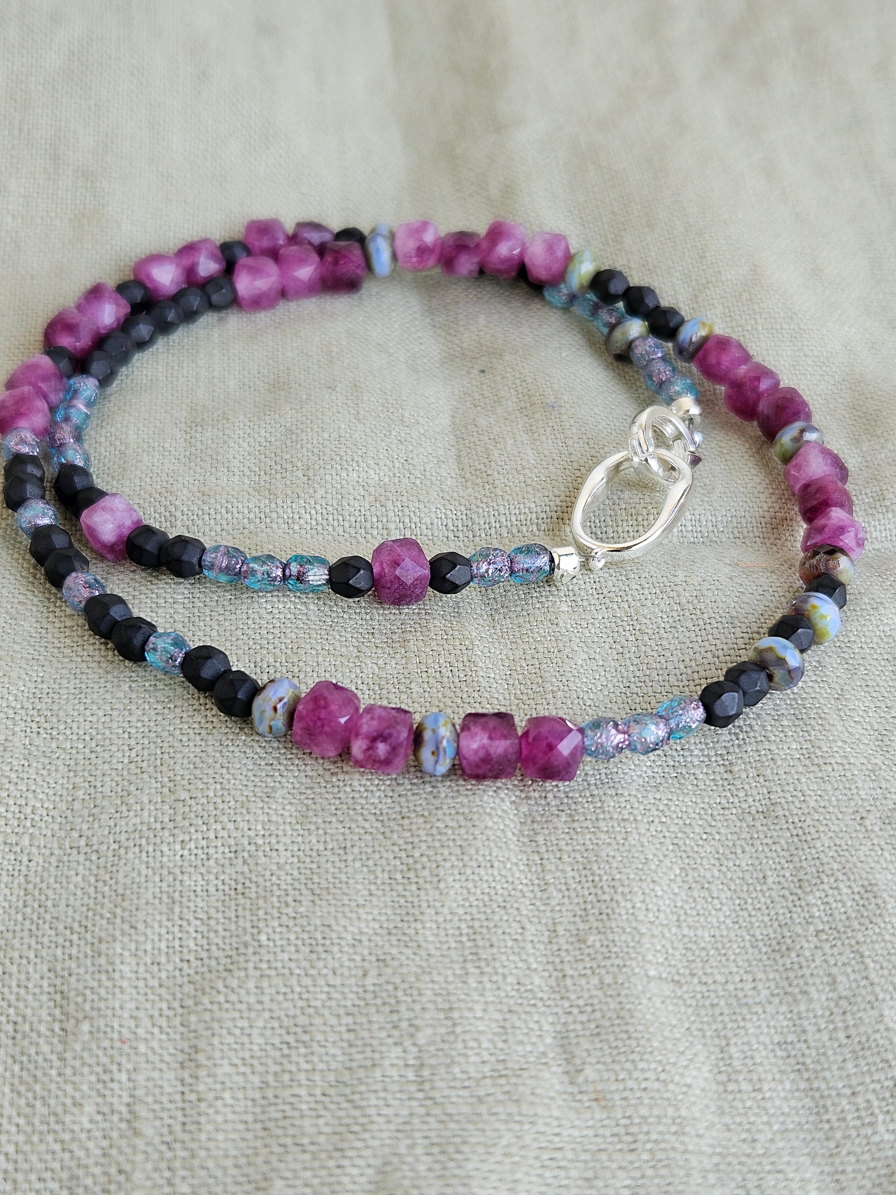 Jad si hematite