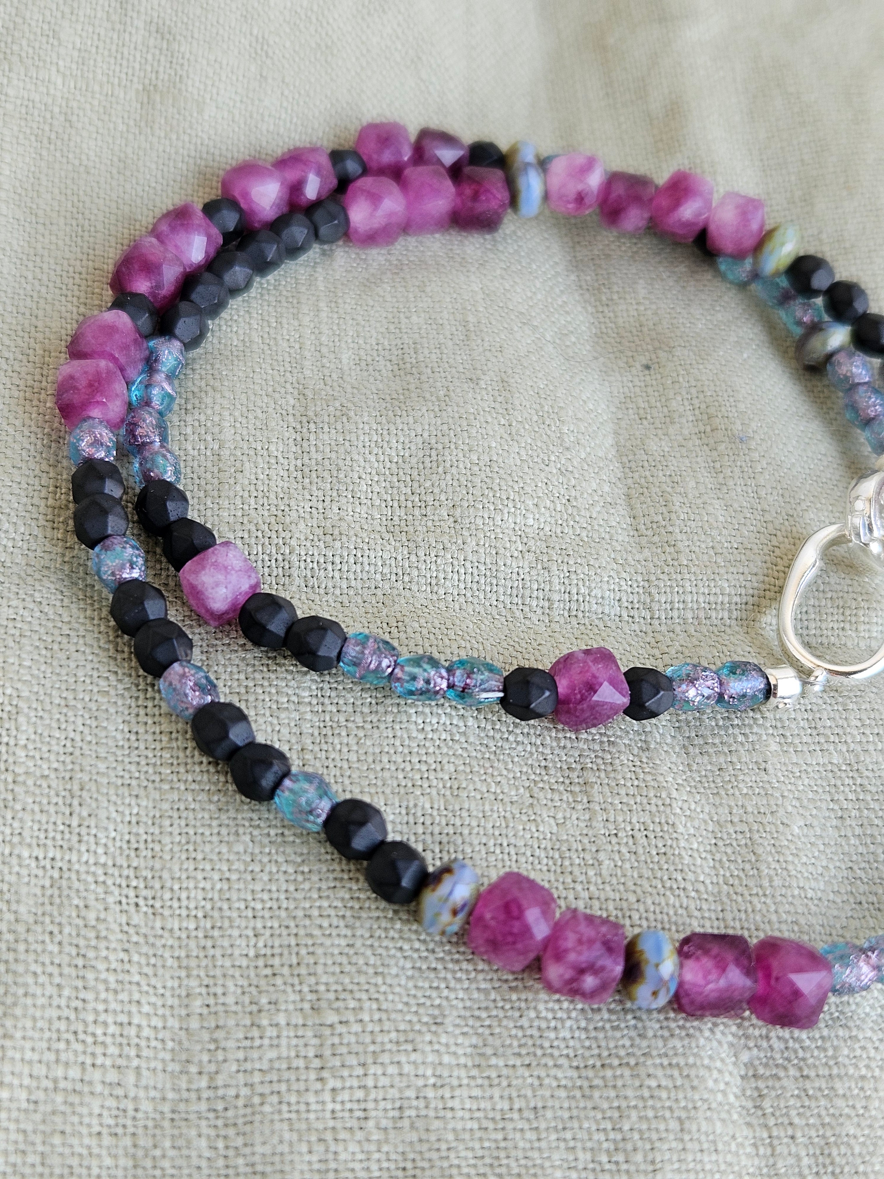 Jad si hematite