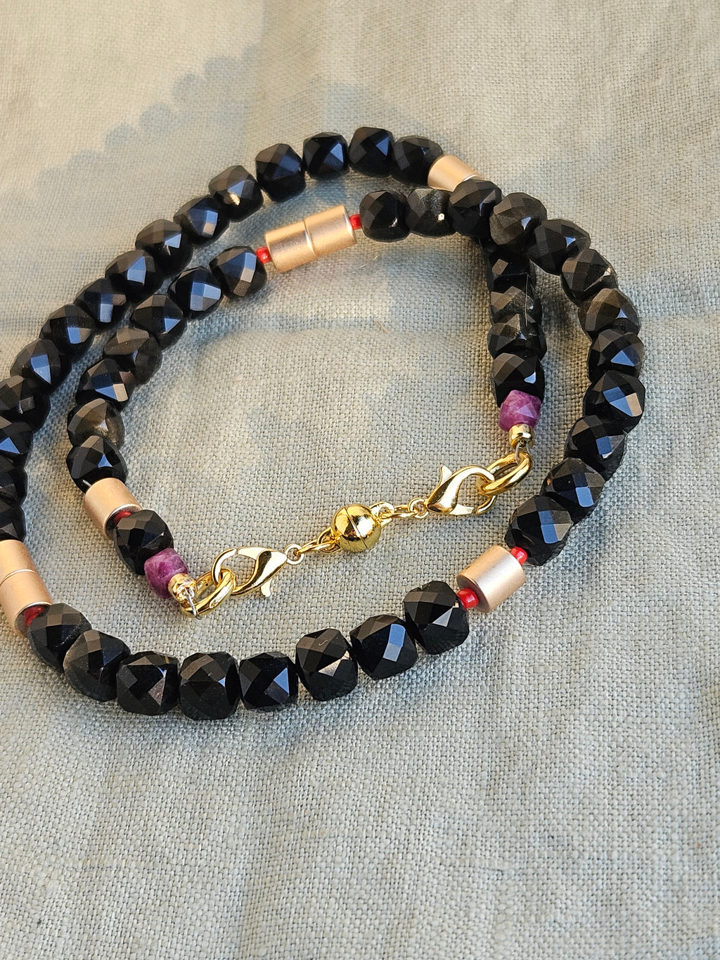 Obsdian  si hematite