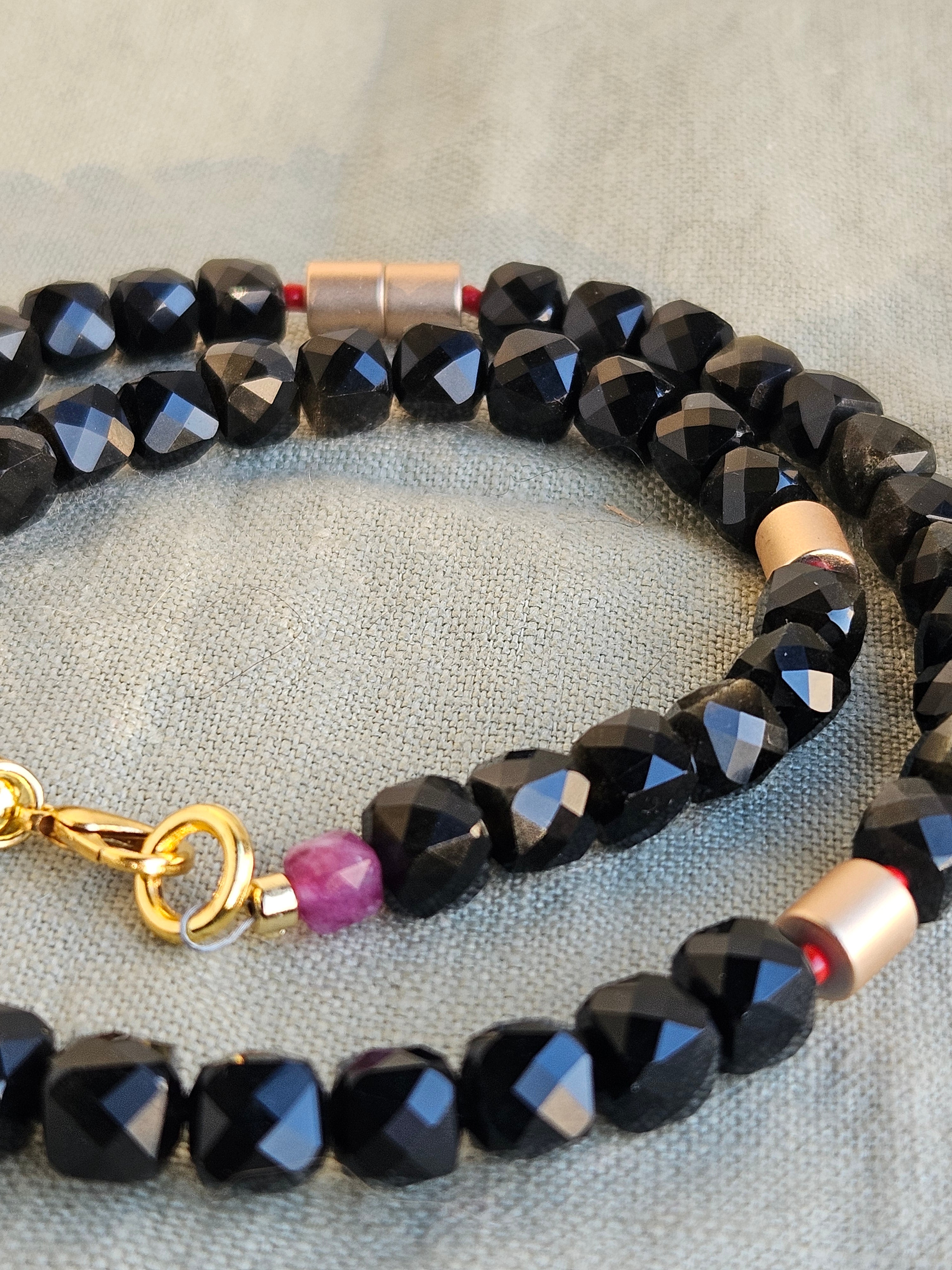 Obsdian  si hematite