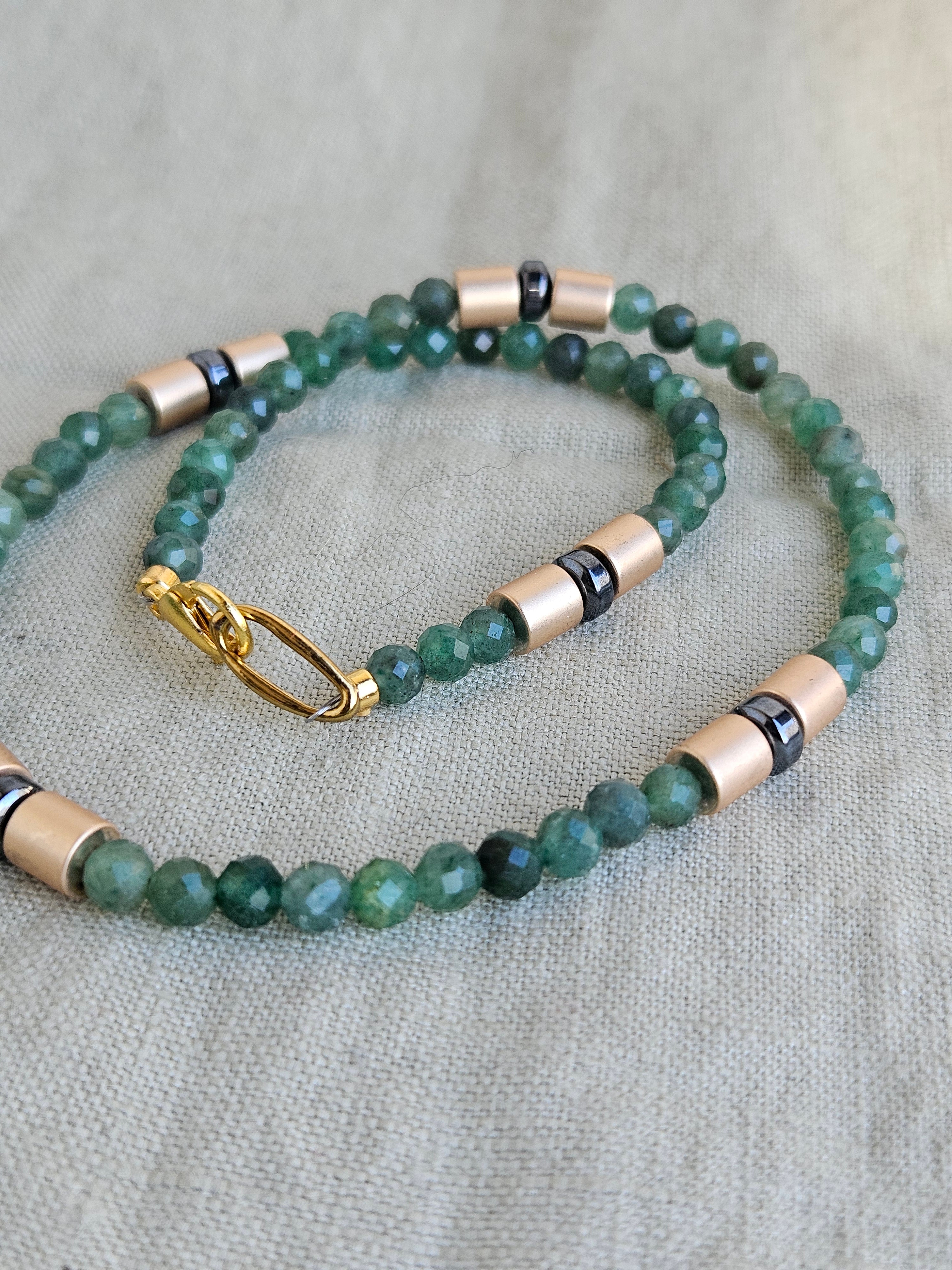 Aventurin si hematite