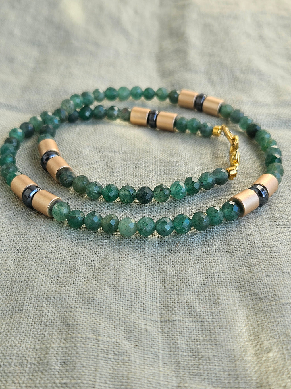 Aventurin si hematite