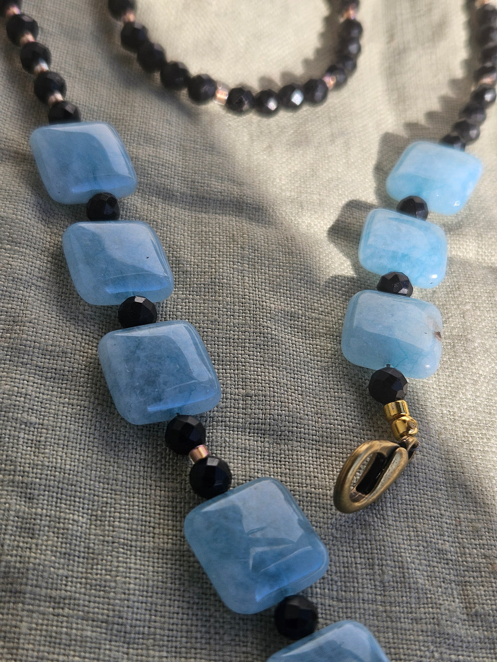 Angelit si turmalina neagra