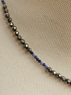 Pirita si safir albastru