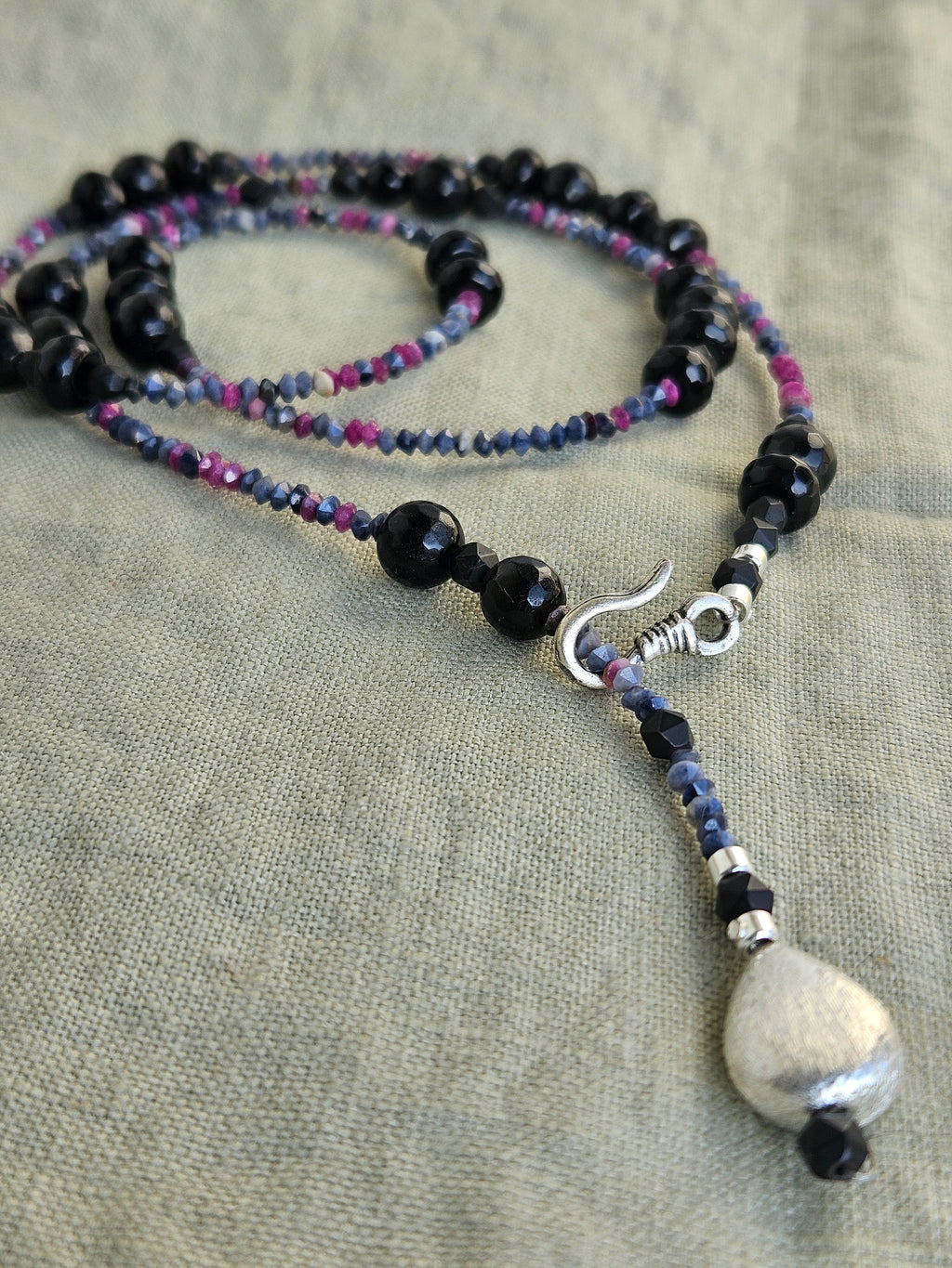 Rubin, safir si onix