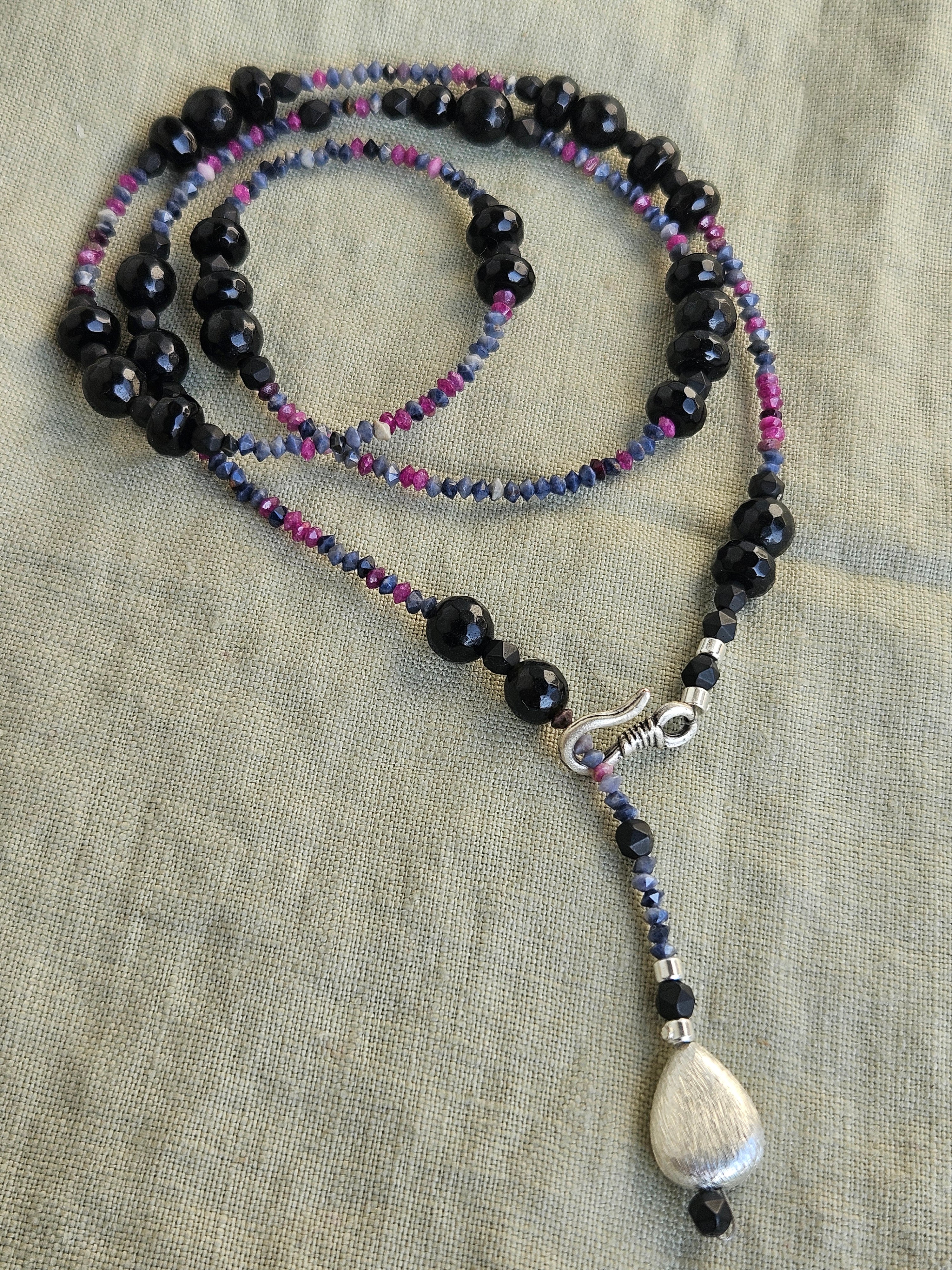 Rubin, safir si onix