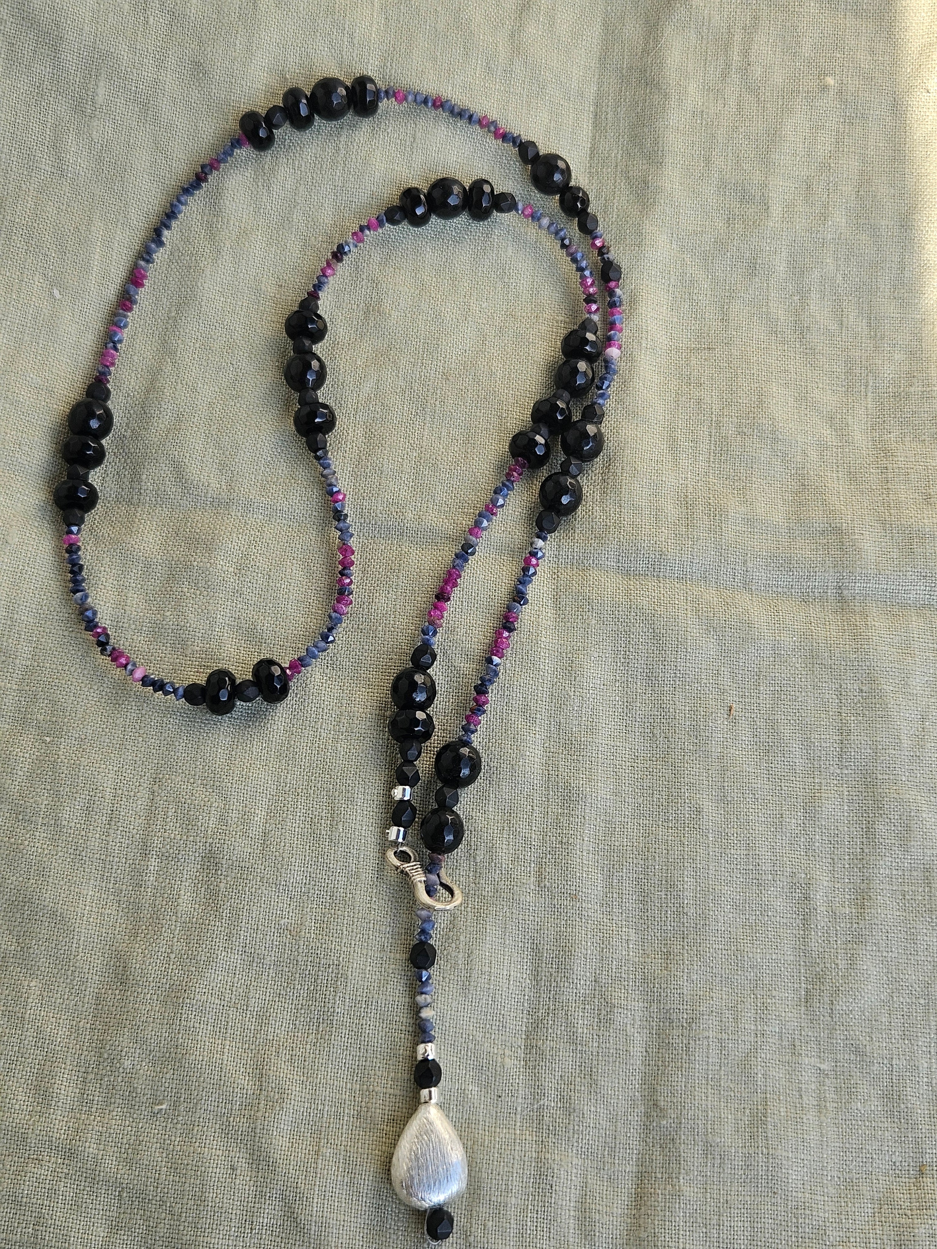 Rubin, safir si onix