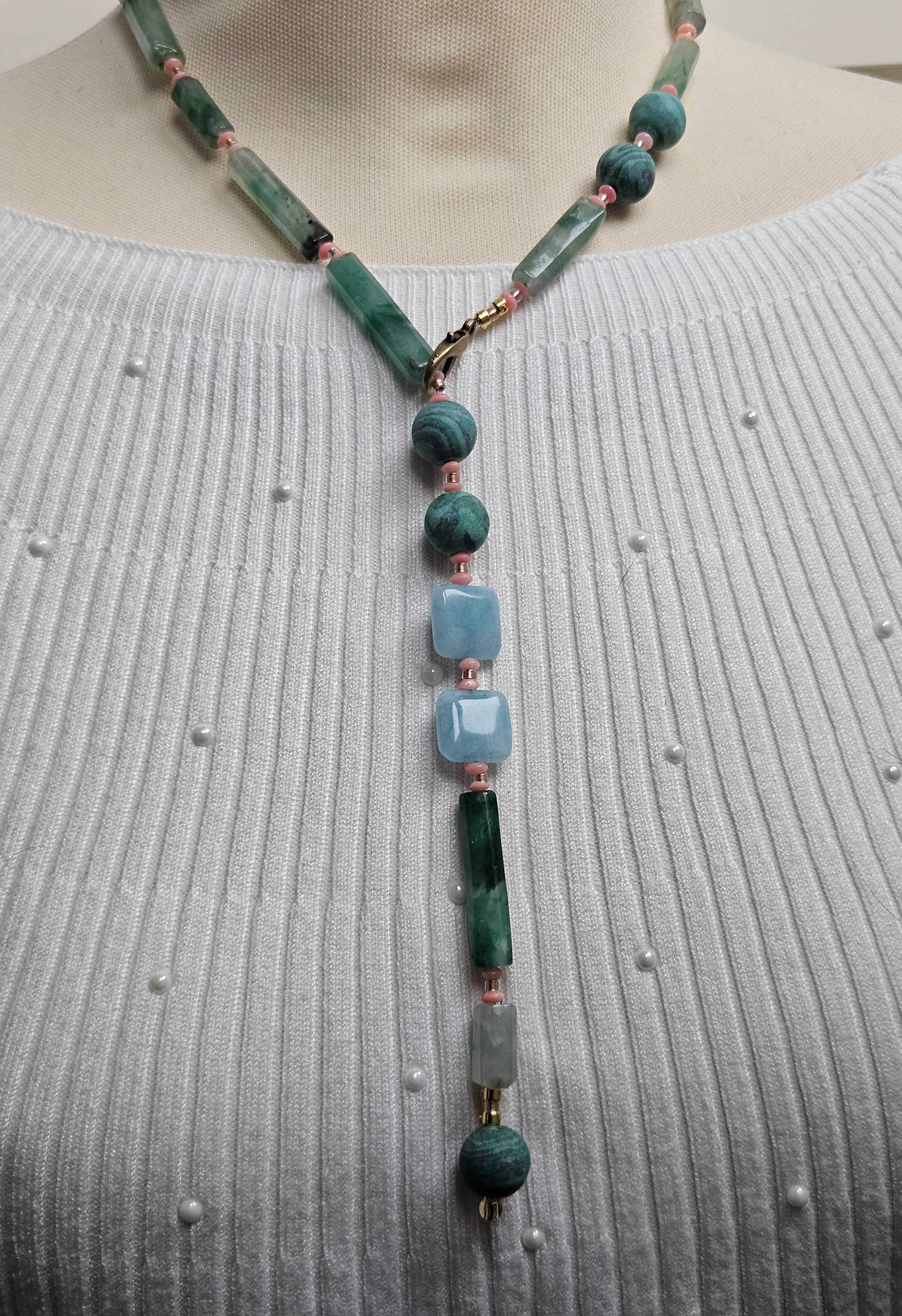 Aventurin, coral, malachit si angelit