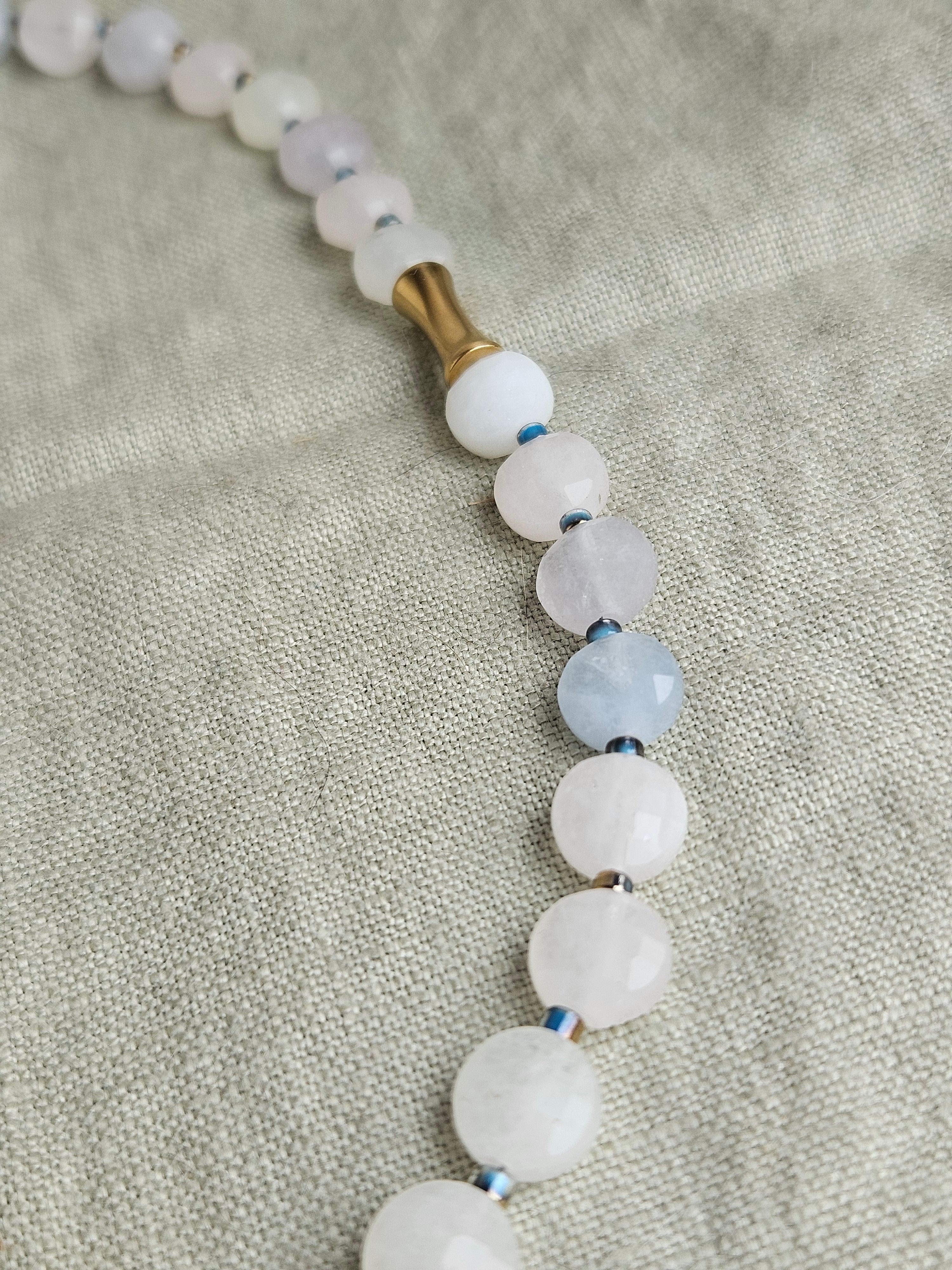 Morganit si cuart roz