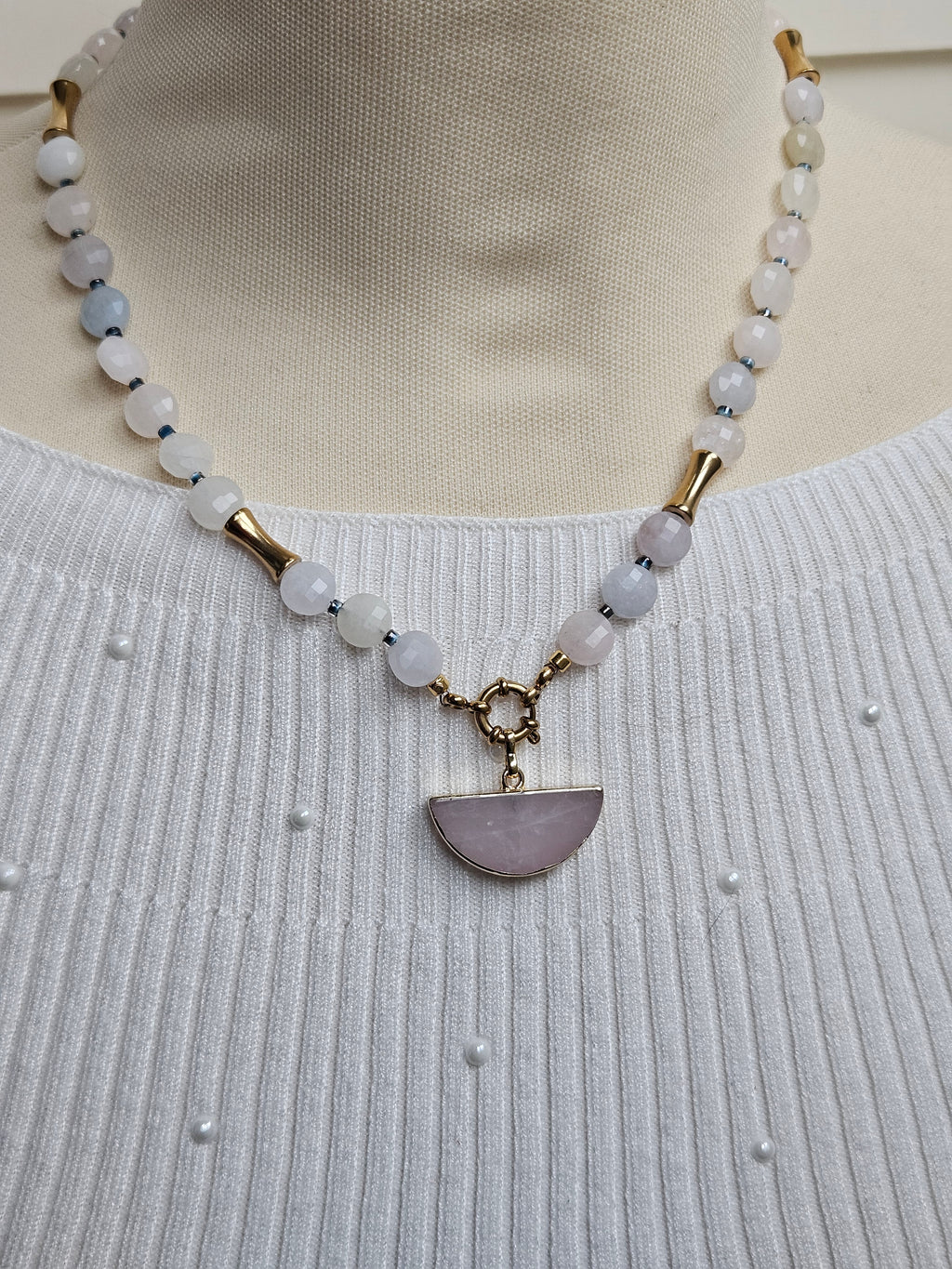 Morganit si cuart roz