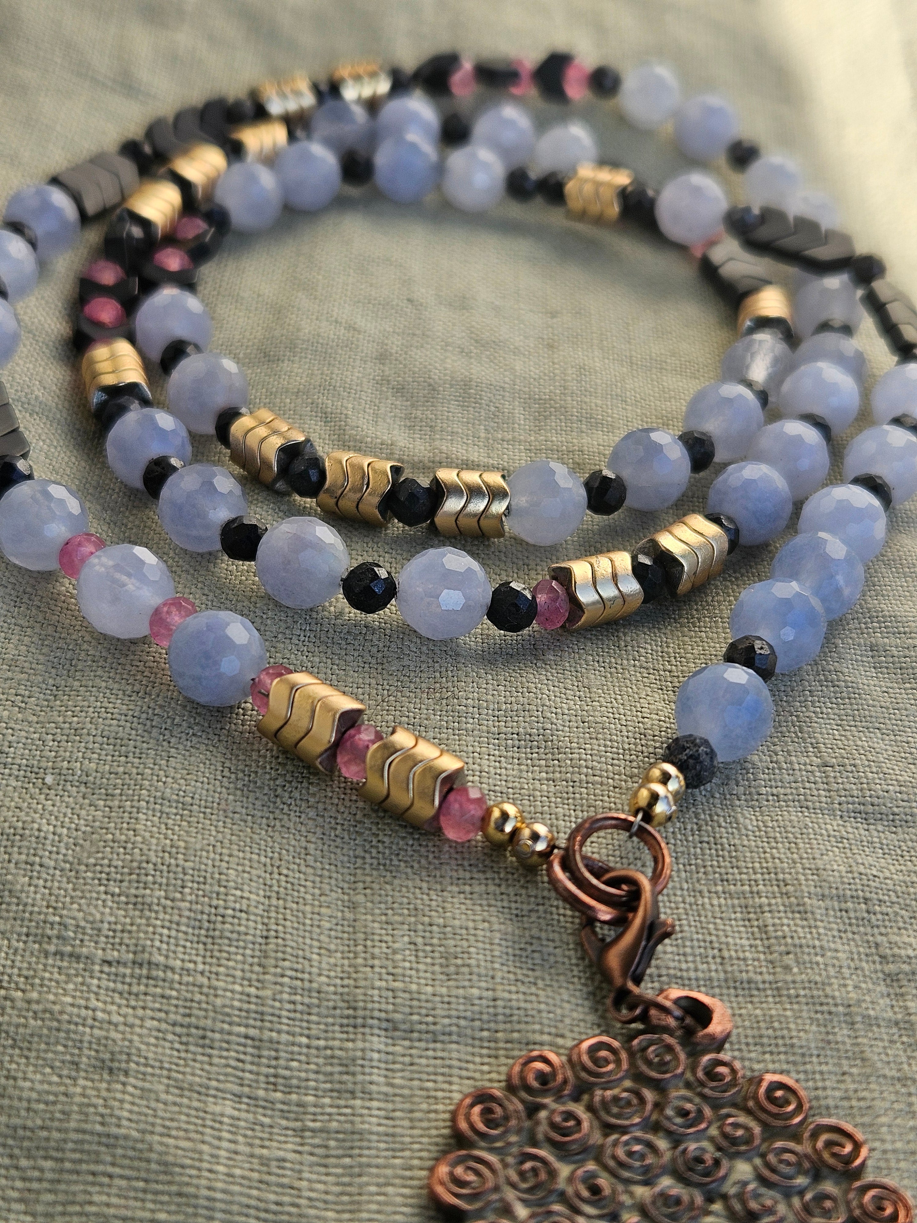 Acvamarina, hematit si agat