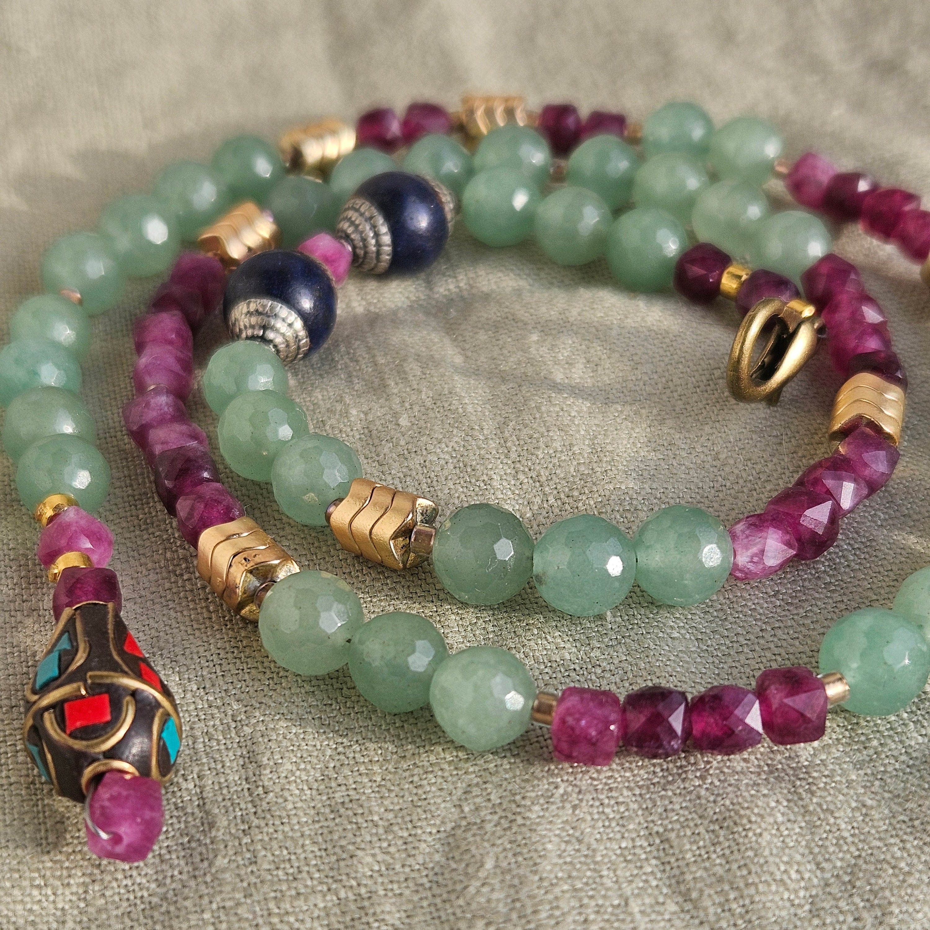 Aventurin, jad si hematite