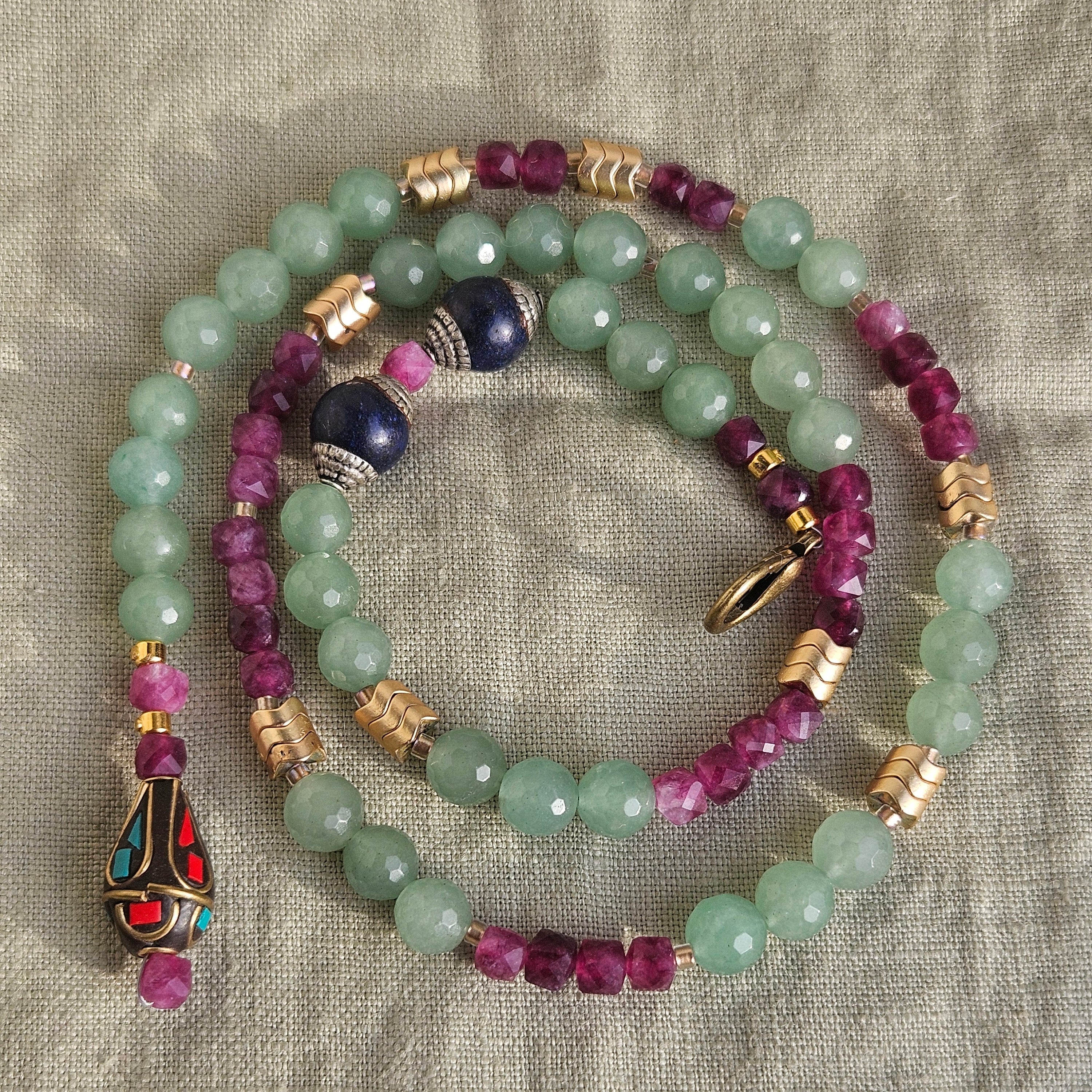 Aventurin, jad si hematite