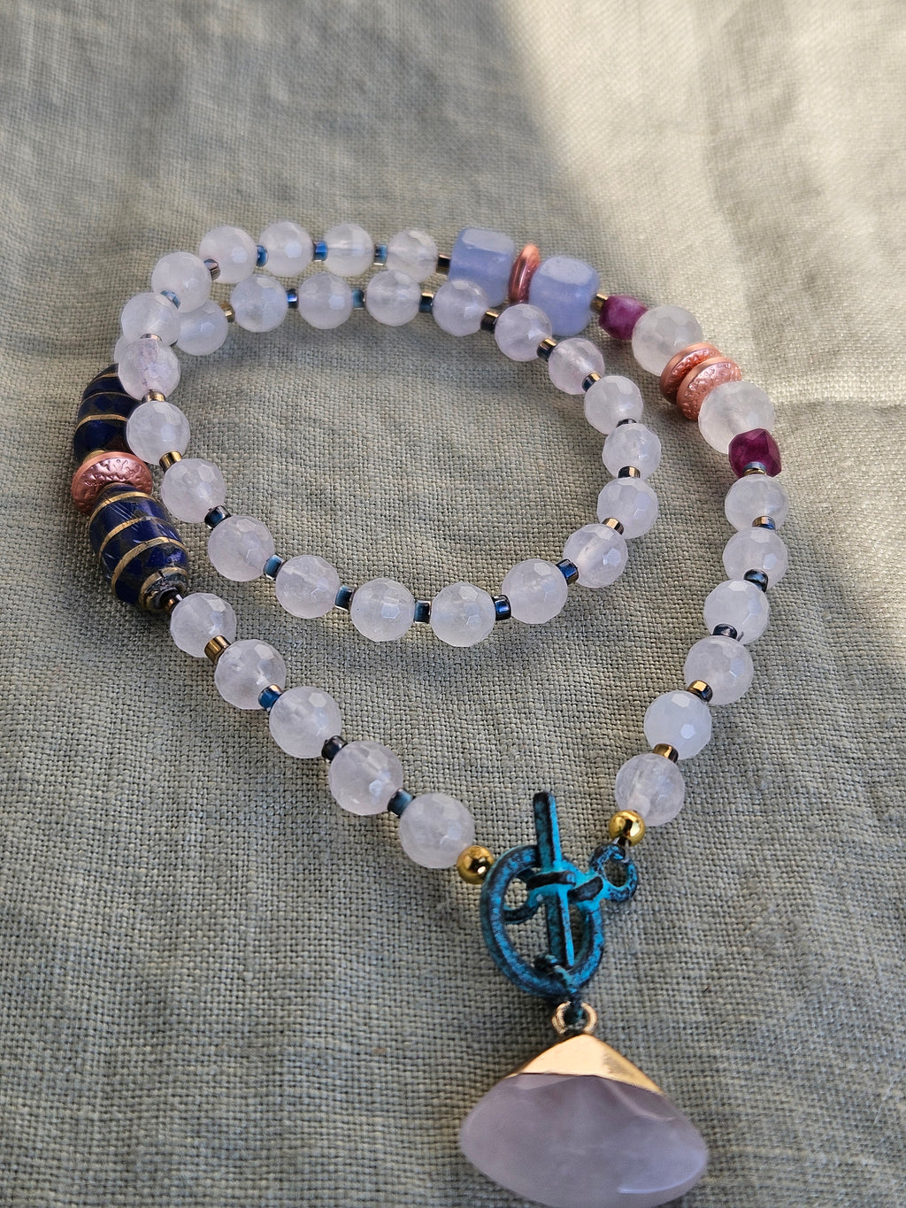 Cuart roz, Jad si hematite