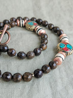 Bronzit cu detalii tibetane