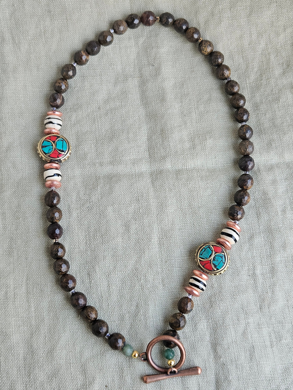 Bronzit cu detalii tibetane