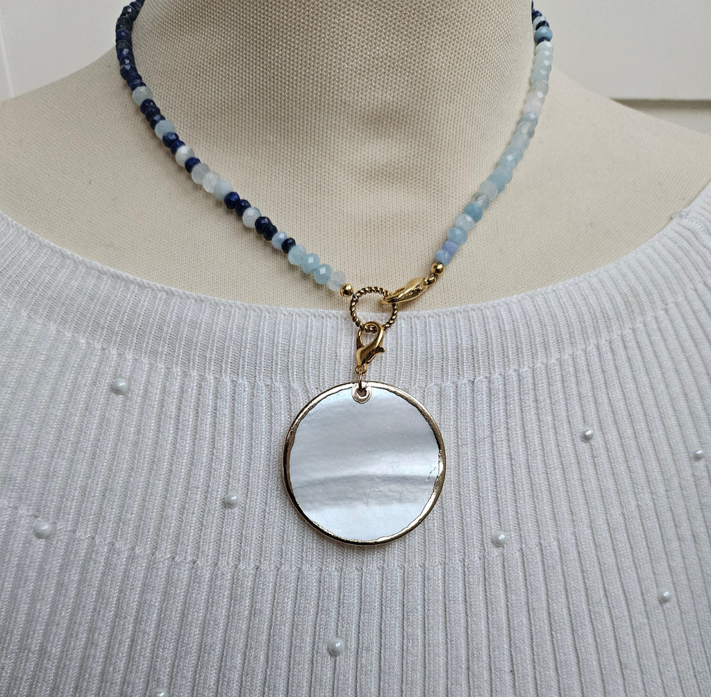 Acvamarina si lapis lazuli