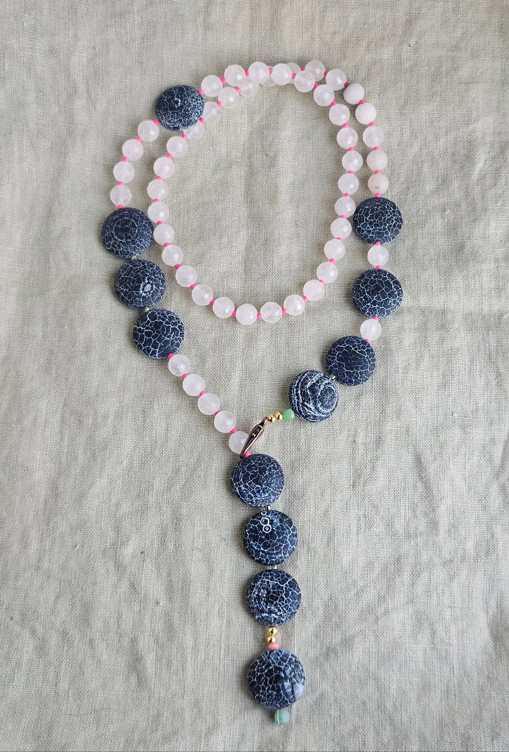 Cuart roz si agate cracked frosted