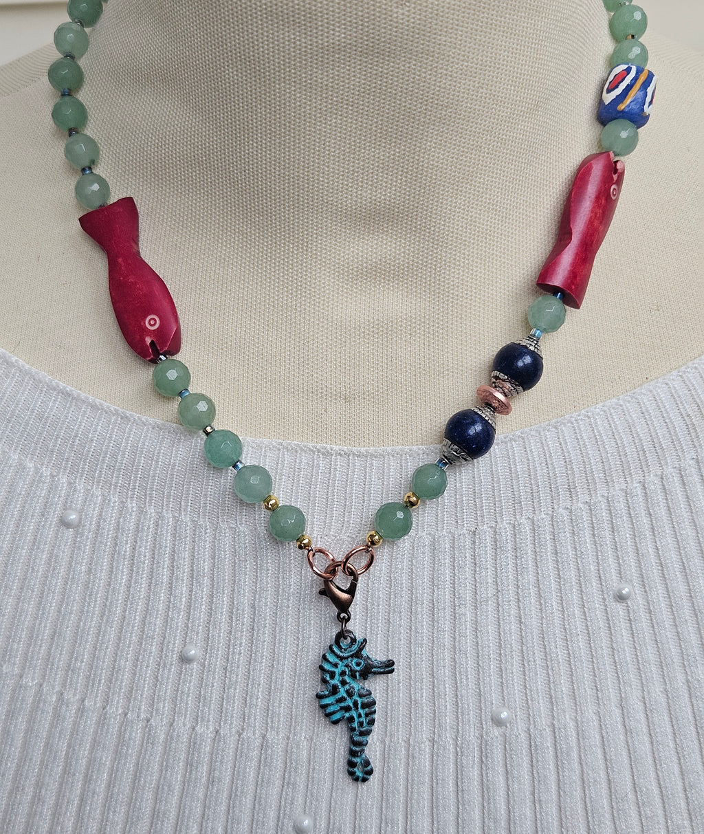 Aventurin, sticla Krobo si lapis lazuli