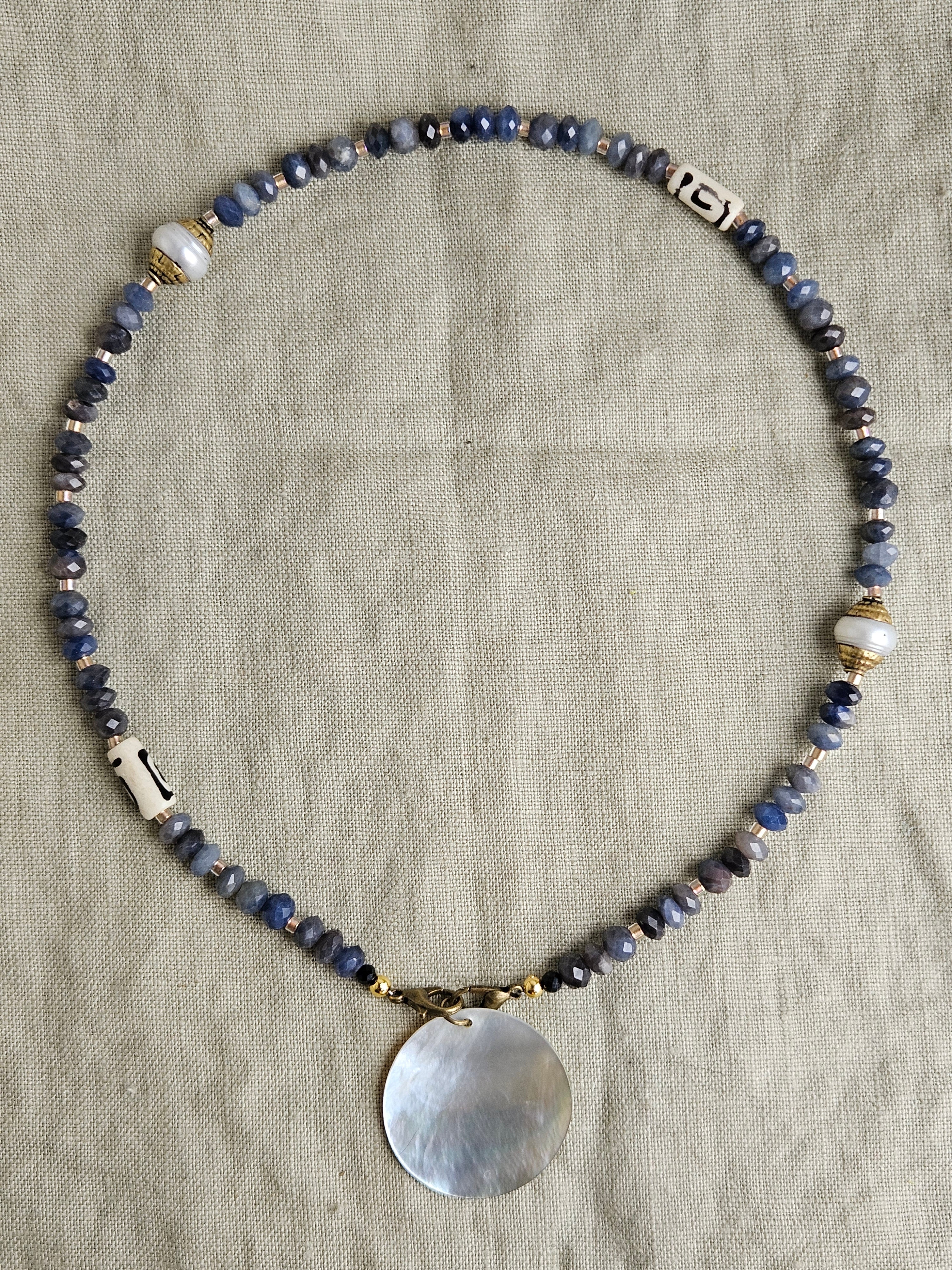 Safir si detalii nepaleze