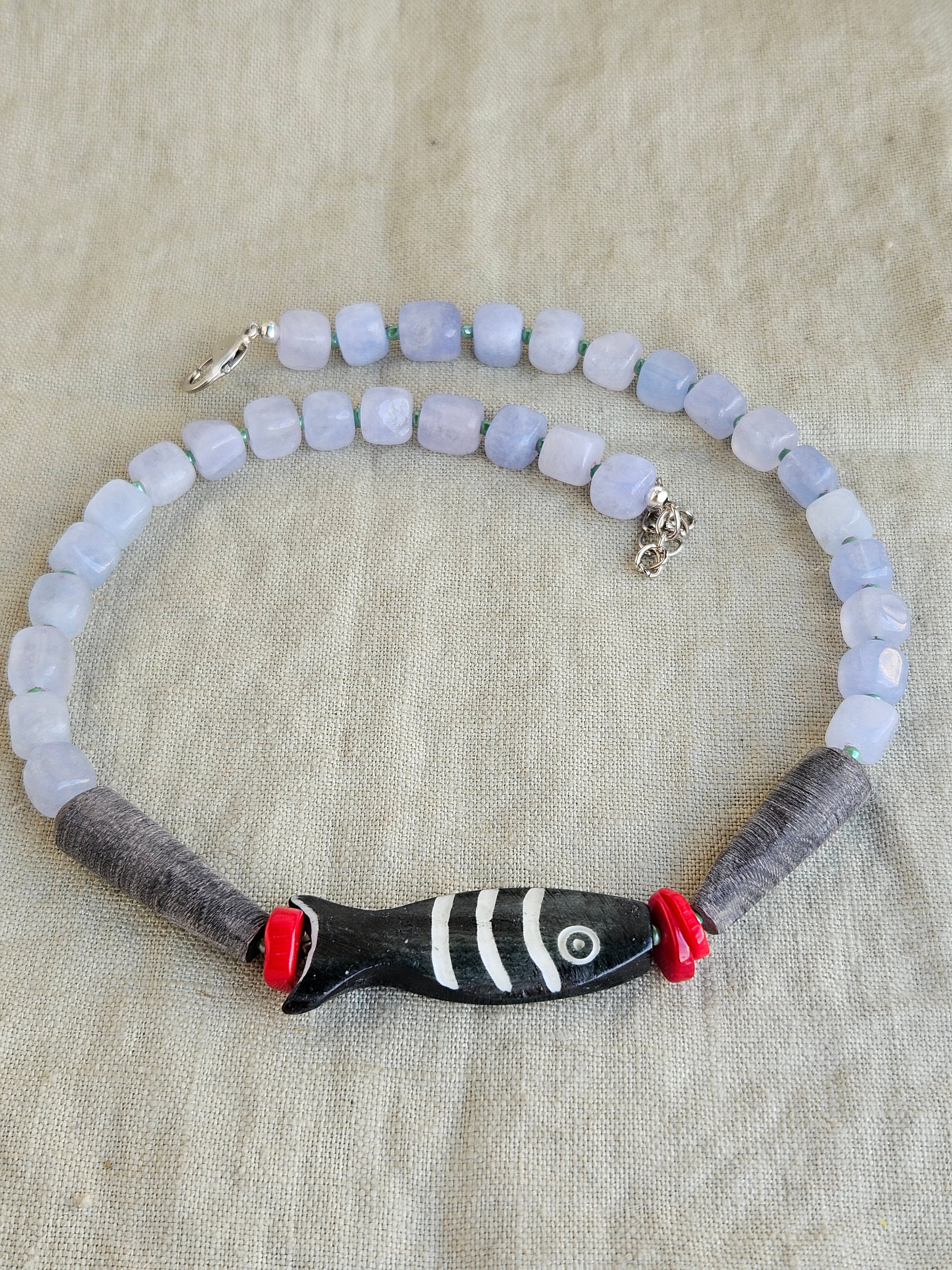 Jad bleu cuburi si detalii marine din os