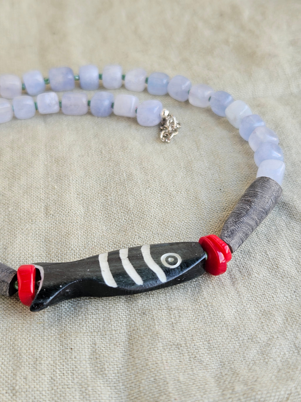 Jad bleu cuburi si detalii marine din os