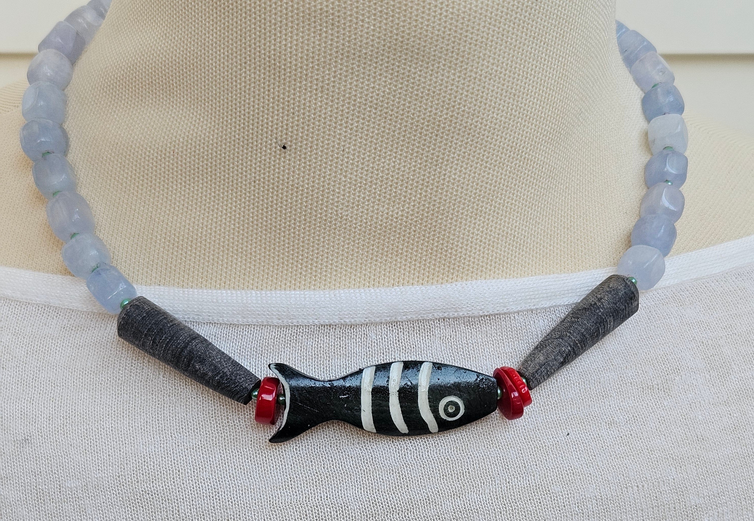 Jad bleu cuburi si detalii marine din os