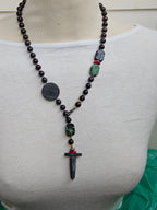 Granat cu detalii de coral si os