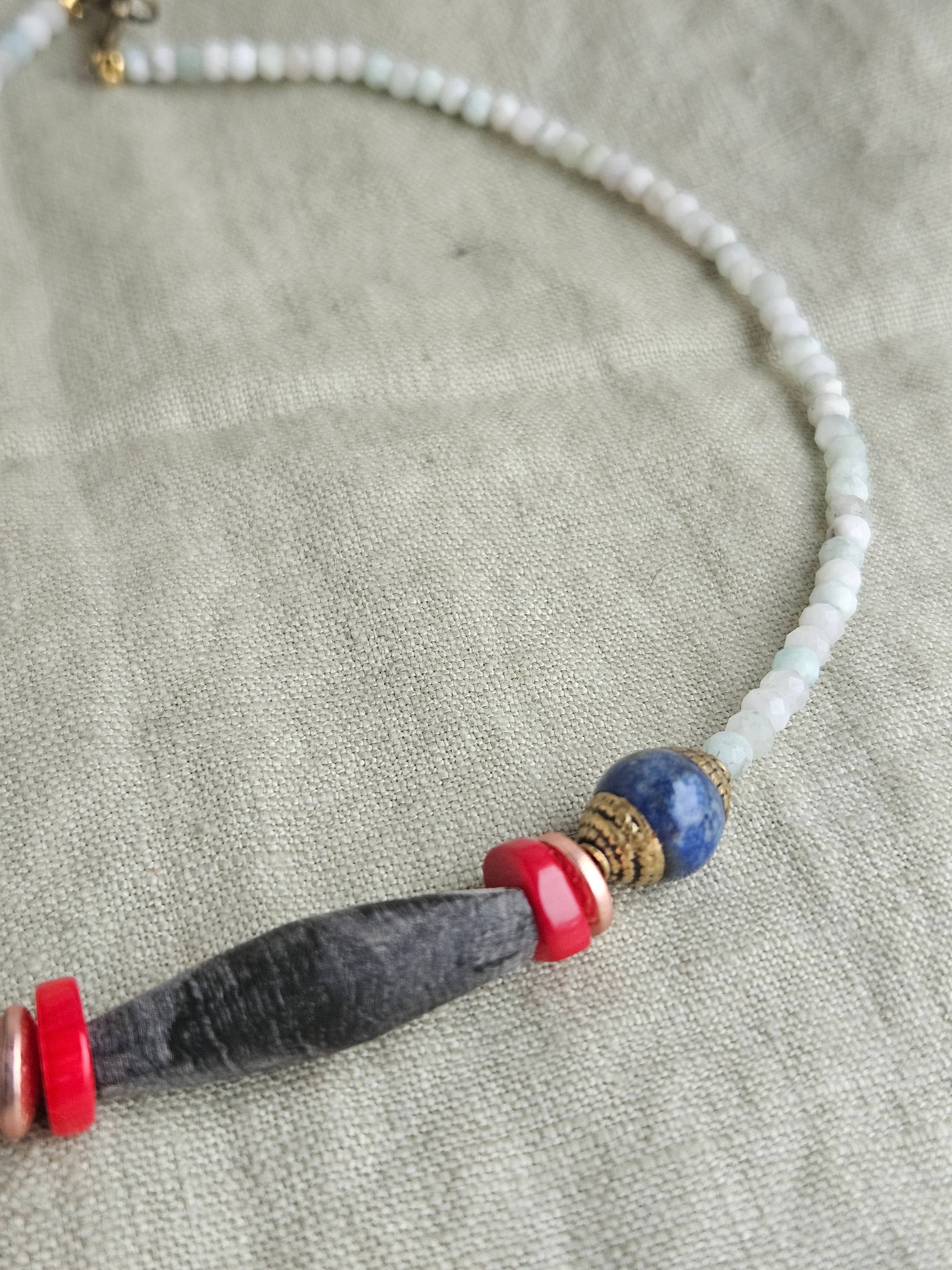 Larimar, lapis si coral