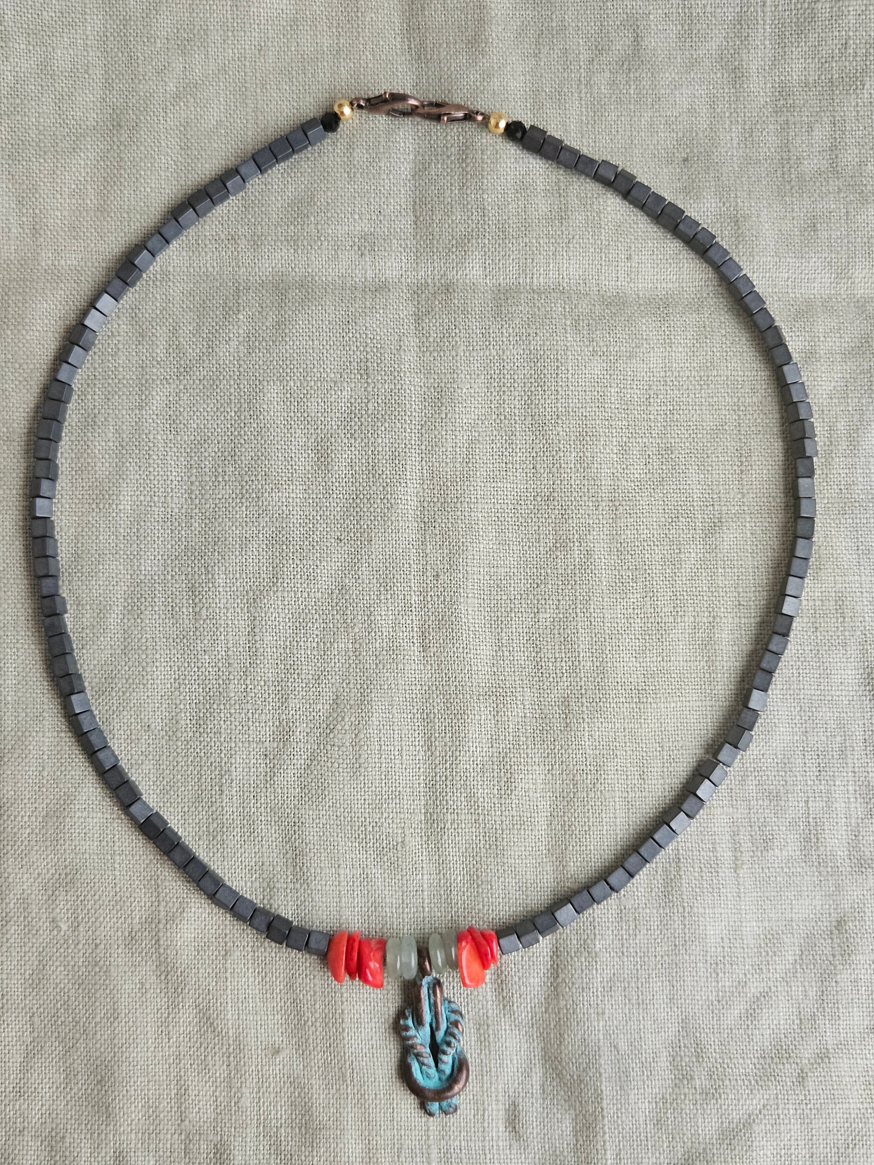 Hematit negru, coral si aventurin