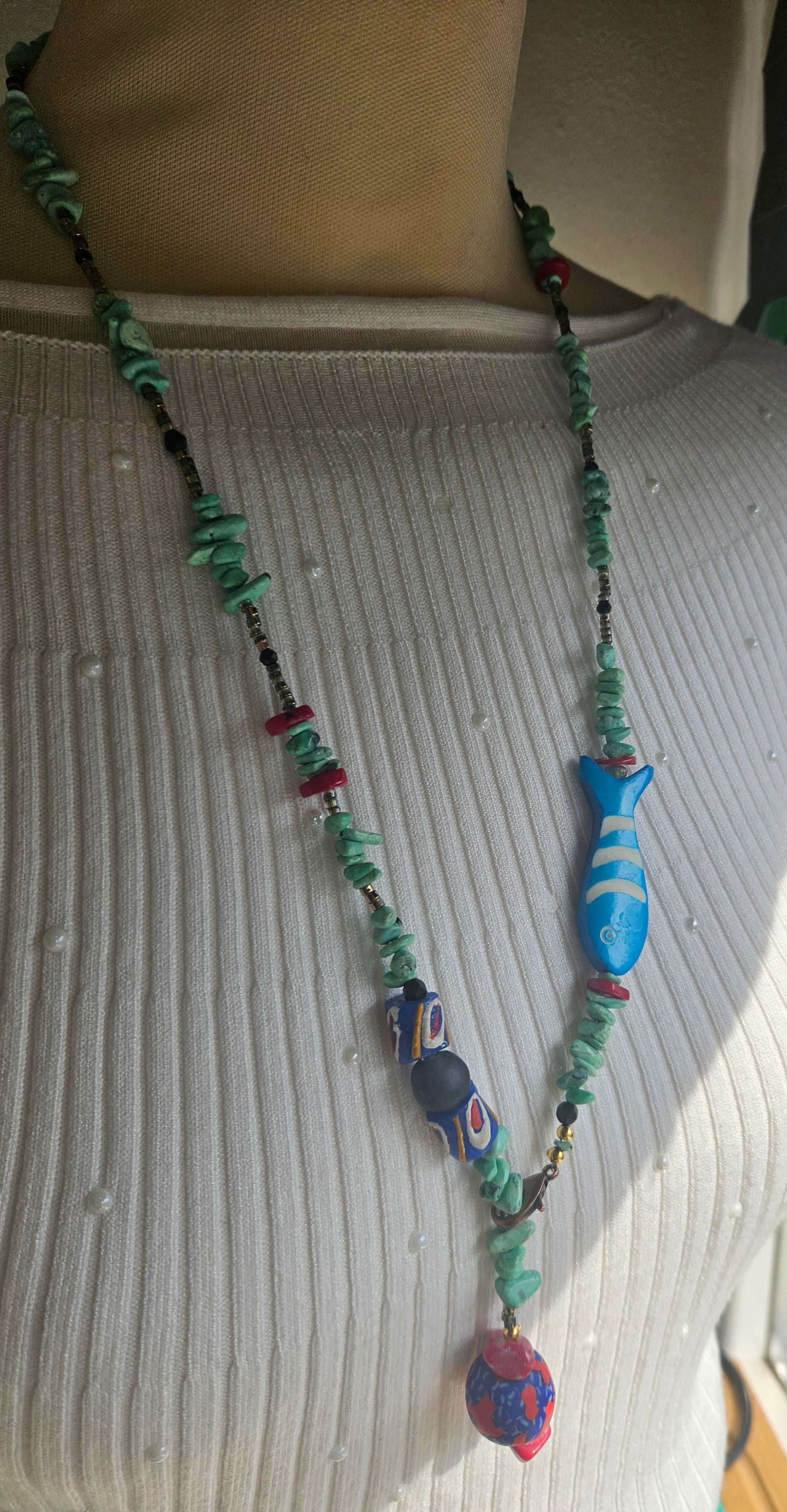 Variscit, coral, sticla Krobo si os