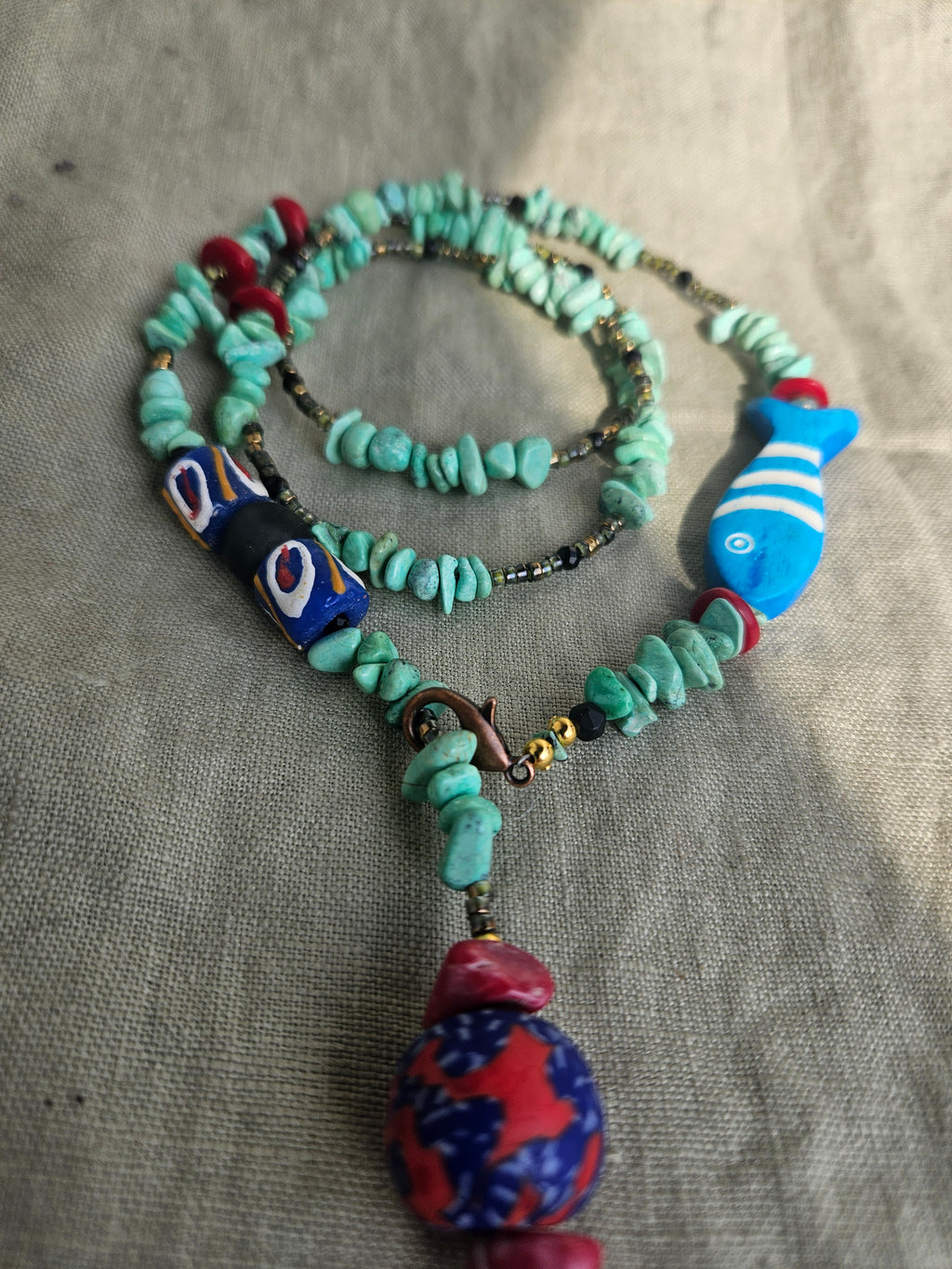 Variscit, coral, sticla Krobo si os