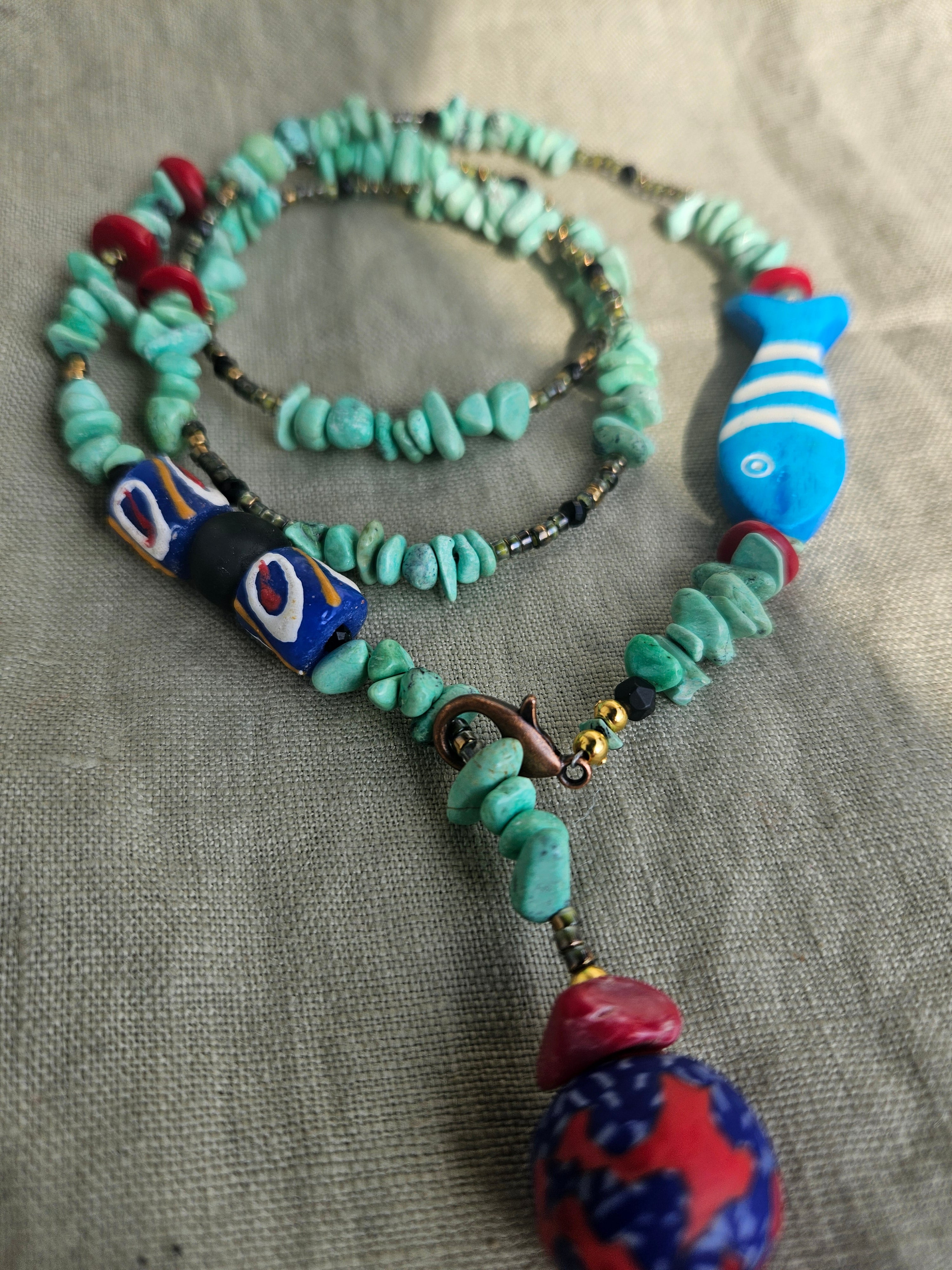 Variscit, coral, sticla Krobo si os