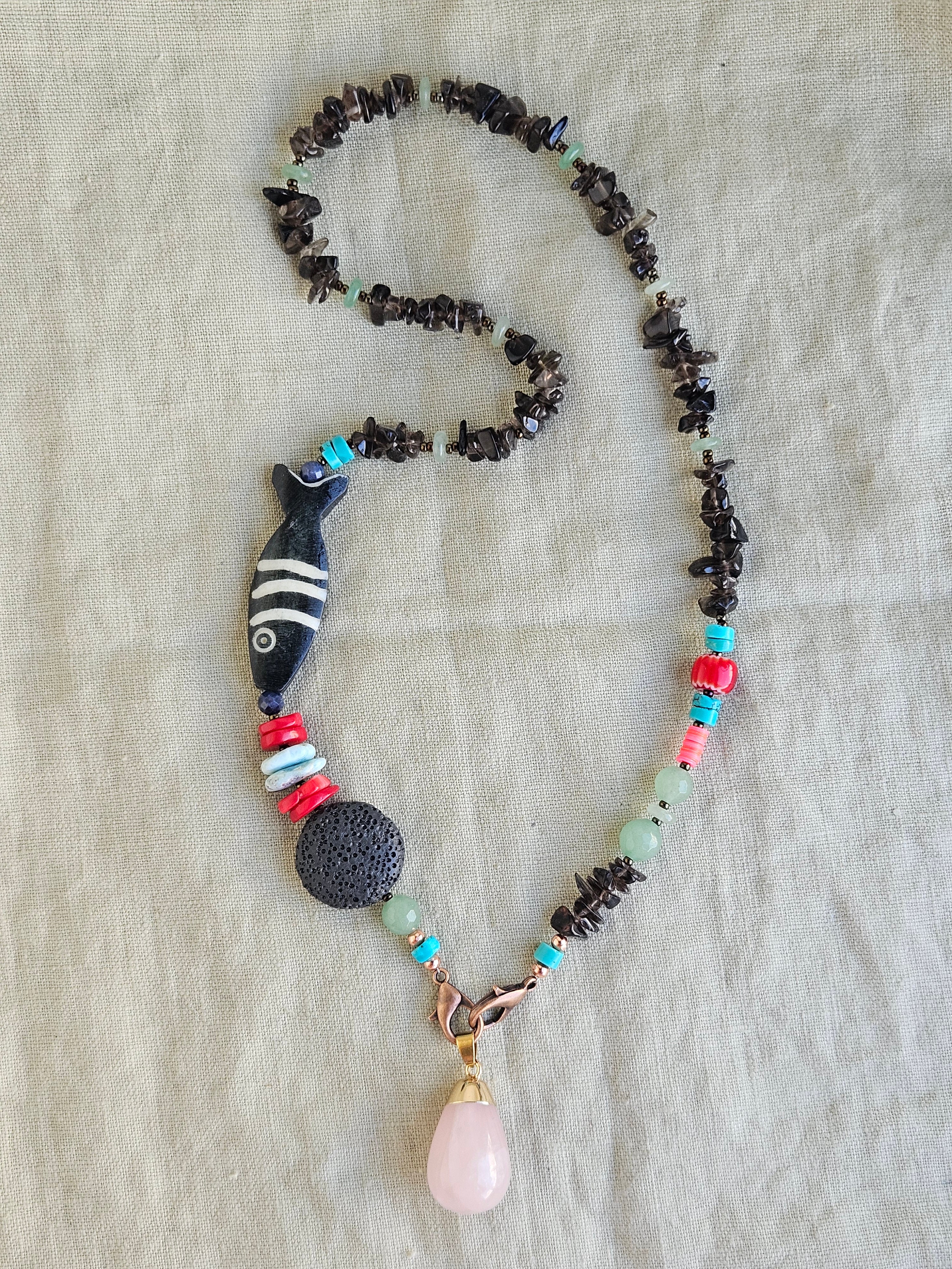 Quart fumuriu, margele Myiuki , lava, larimar,coral si os