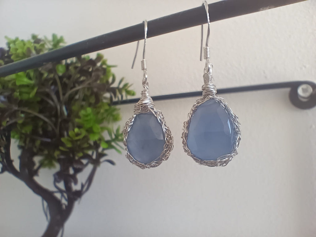 Amethyst-Crochet lace earrings made of copper wire and semi-precious stones