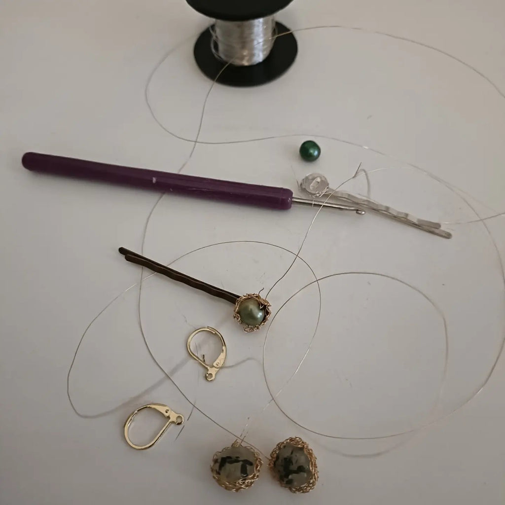 Amethyst-Crochet lace earrings made of copper wire and semi-precious stones